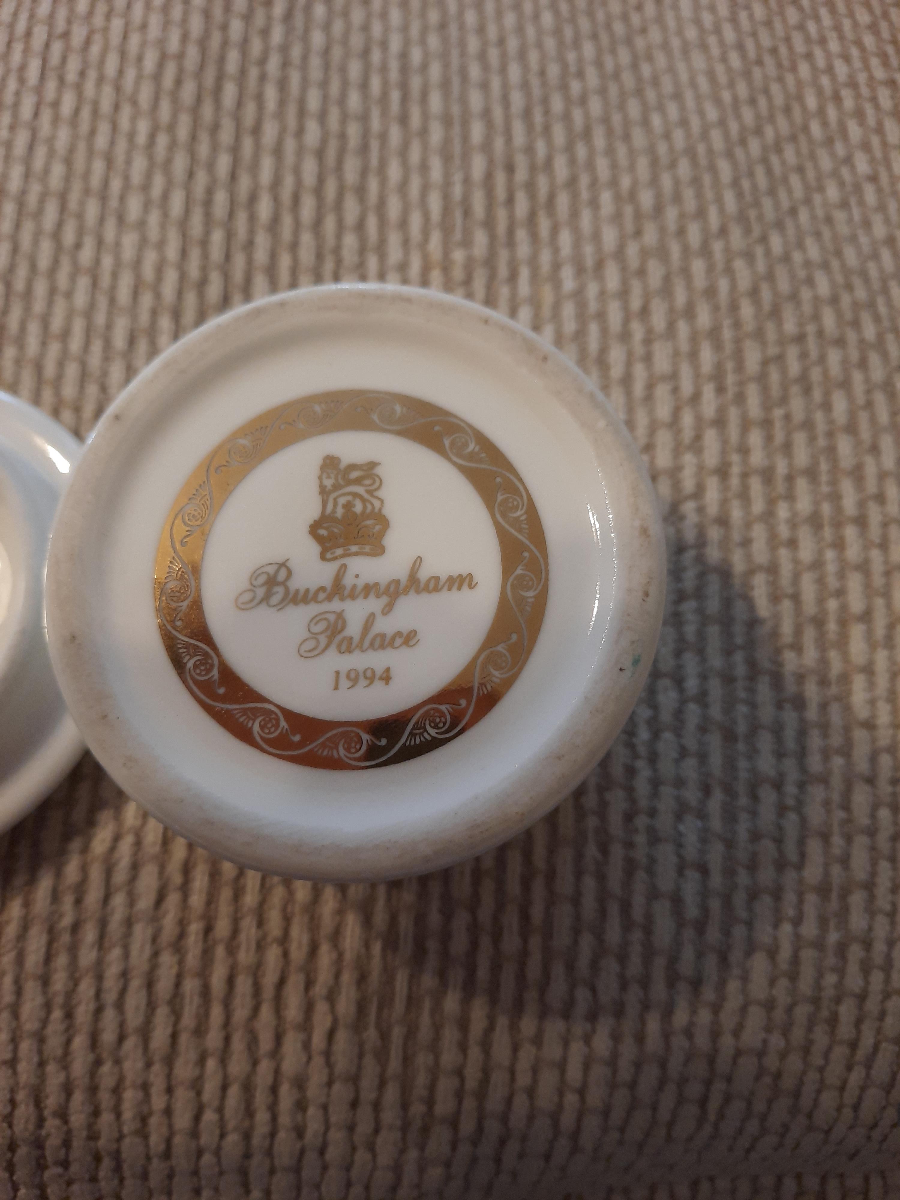 Collectible Buckingham Palace Pill/Trinket Box