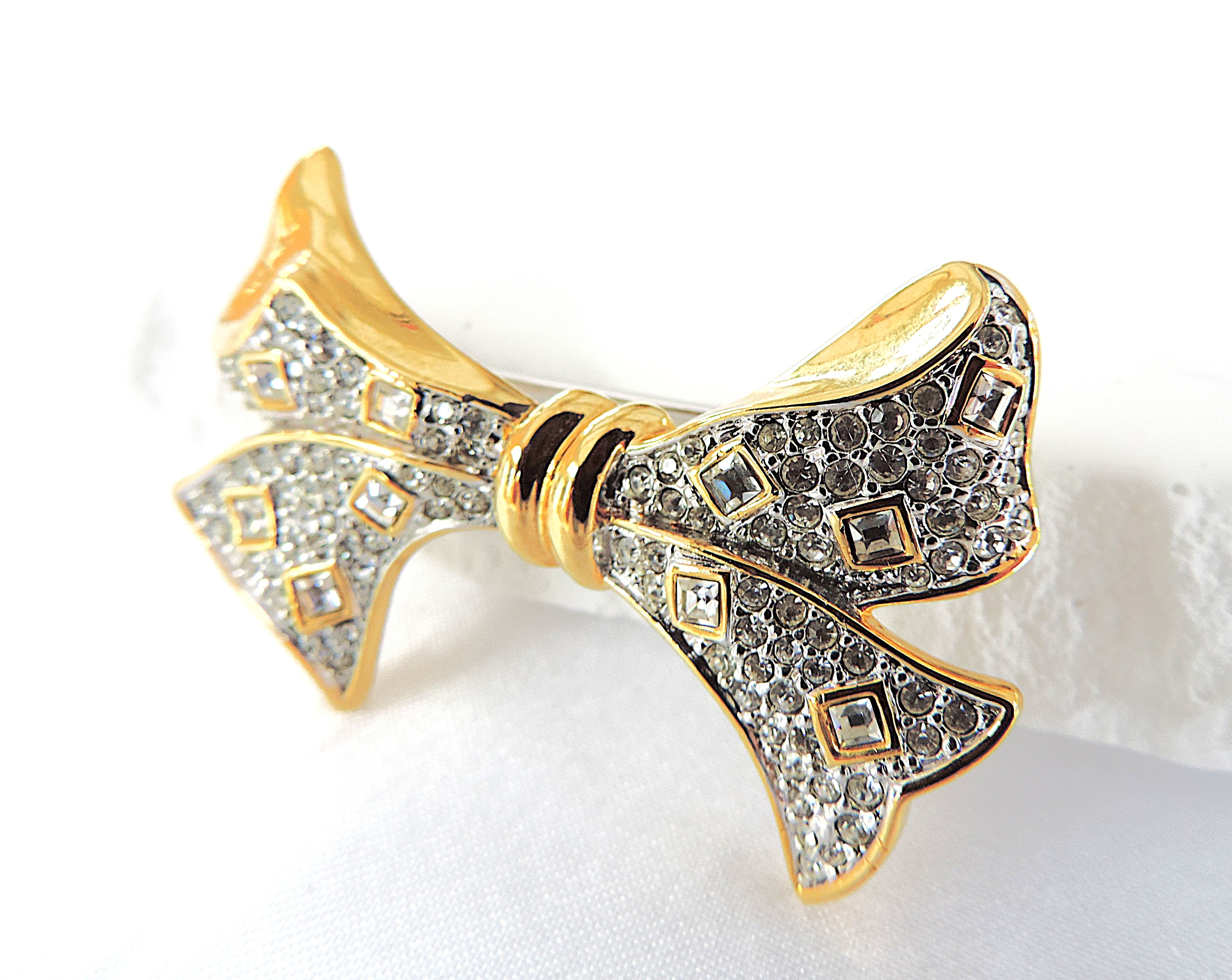 Vintage Gold Plated Austrian Crystal Bow Ribbon Brooch c.1980's