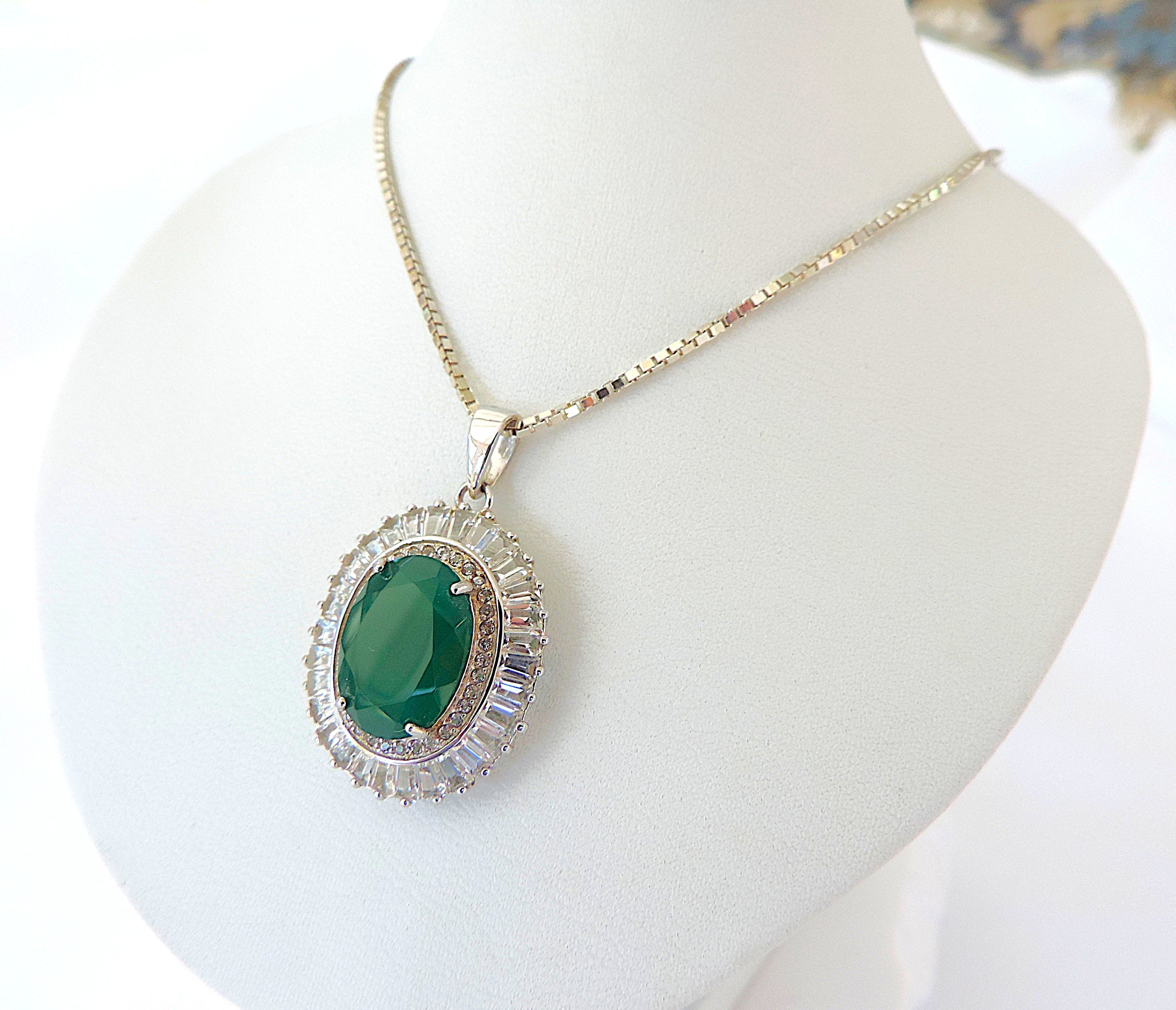 925 Silver 6 Carat Chrysoprase & White Topaz Gemstone Pendant 'New with Gift Box'