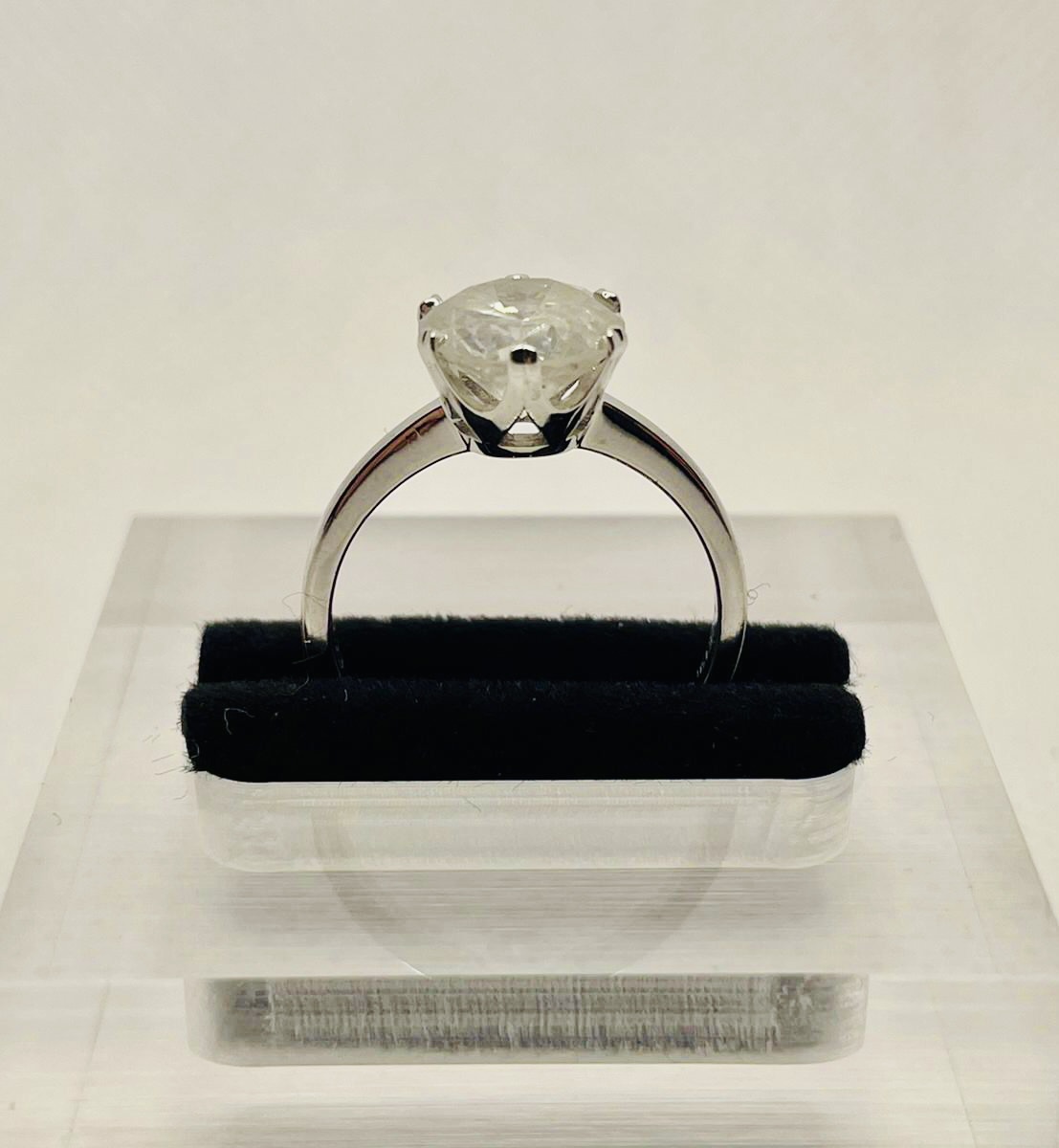 Beautiful 2.23 CT Natural Diamond Ring With 18k Gold