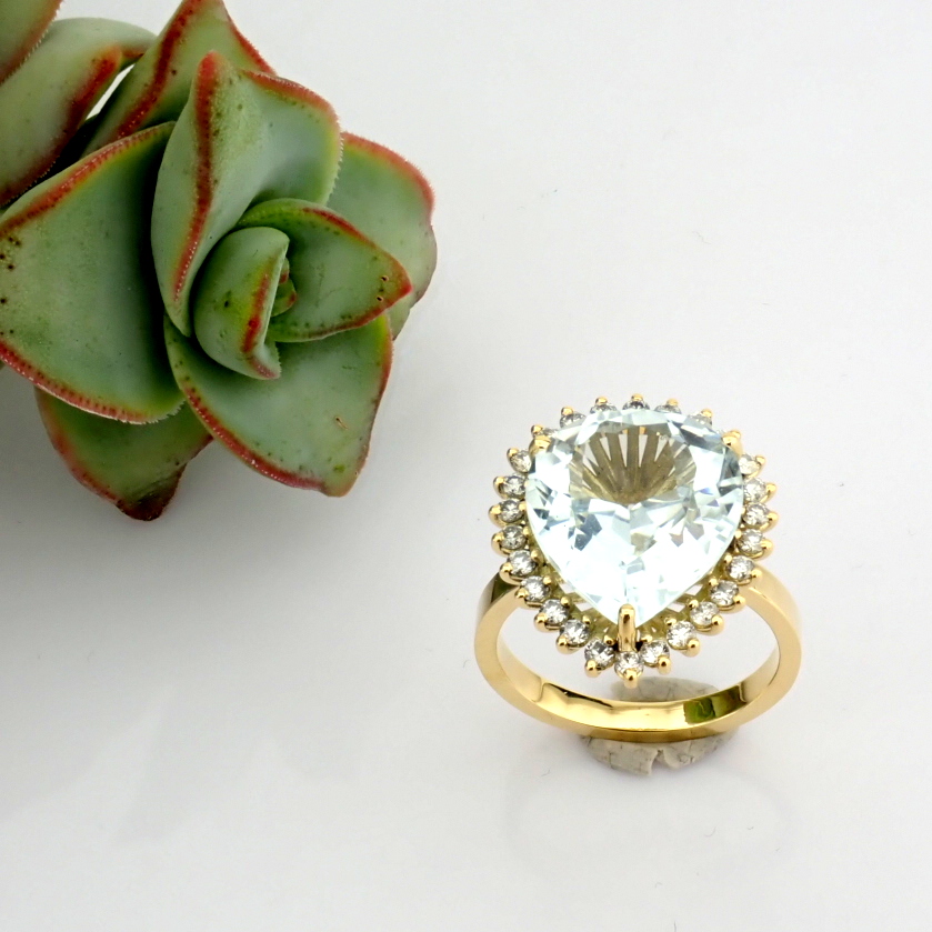 Natural Diamond 18K Yellow Gold Ring