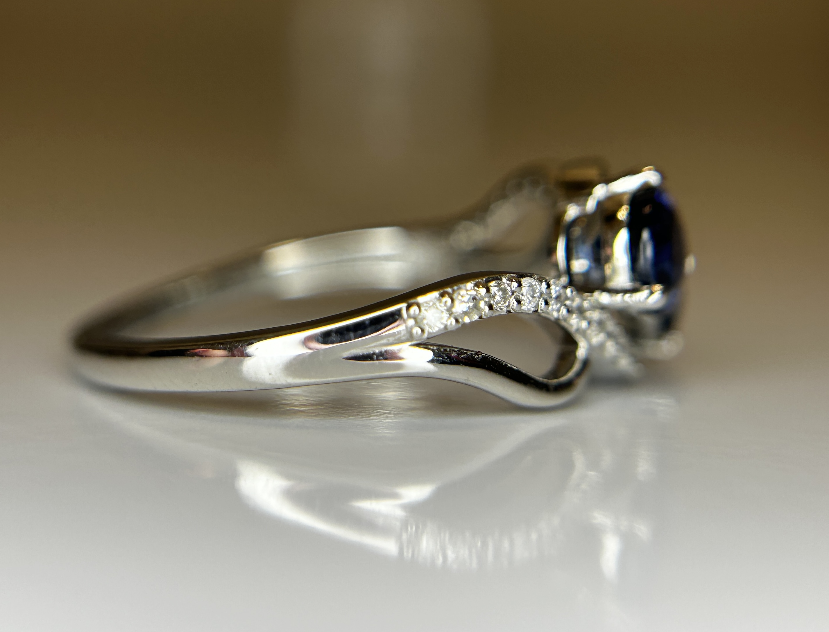 Beautiful 1.05 CT Unheated Ceylon Blue Sapphire Diamonds & 950 Platinum