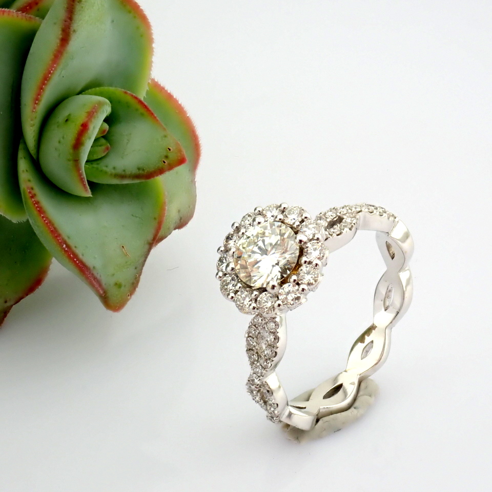 Natural Diamond 18K White Gold Ring