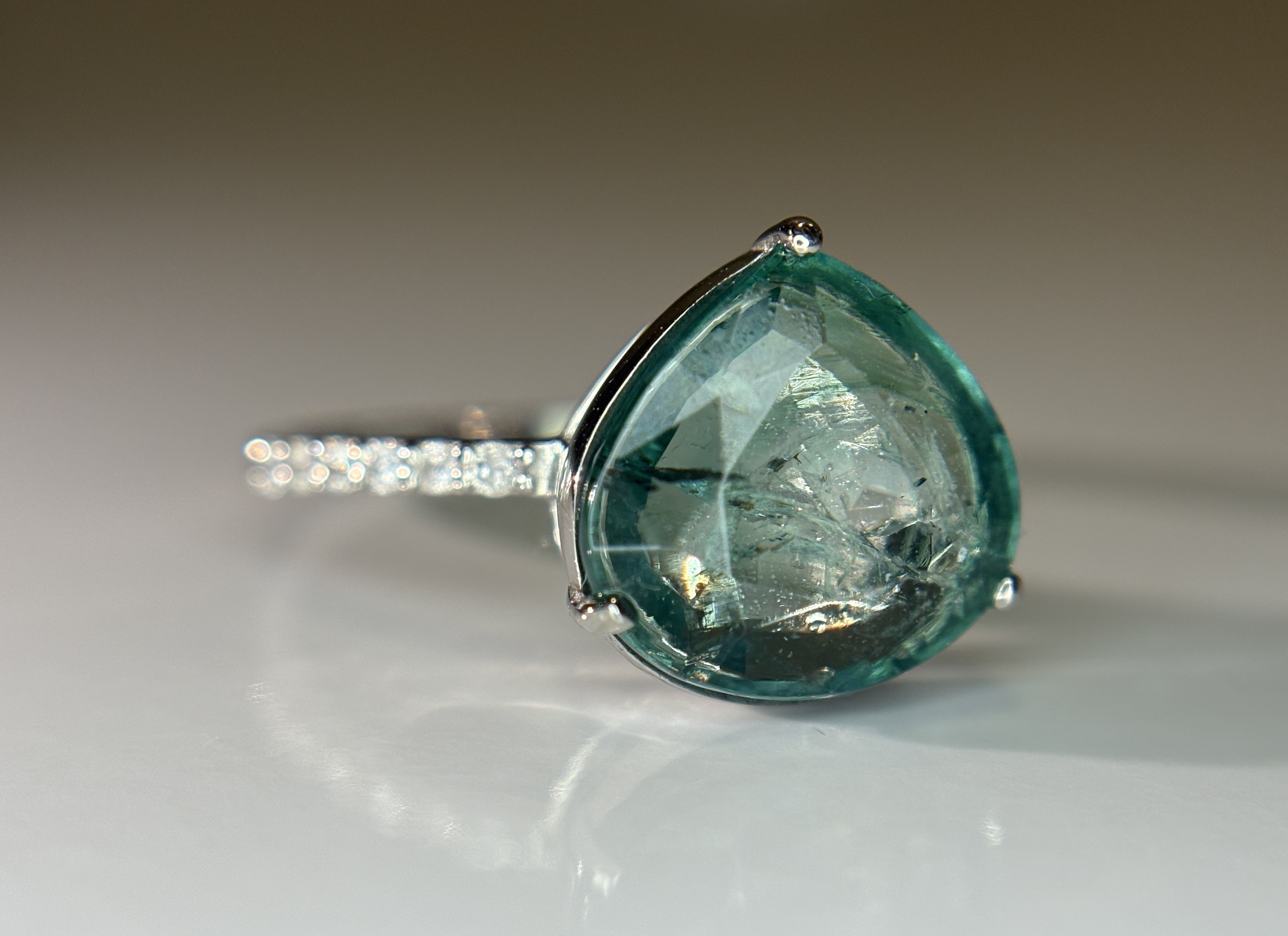 Beautiful 3.17 CT Natural Emerald Ring With Natural Diamonds & Platinum 950