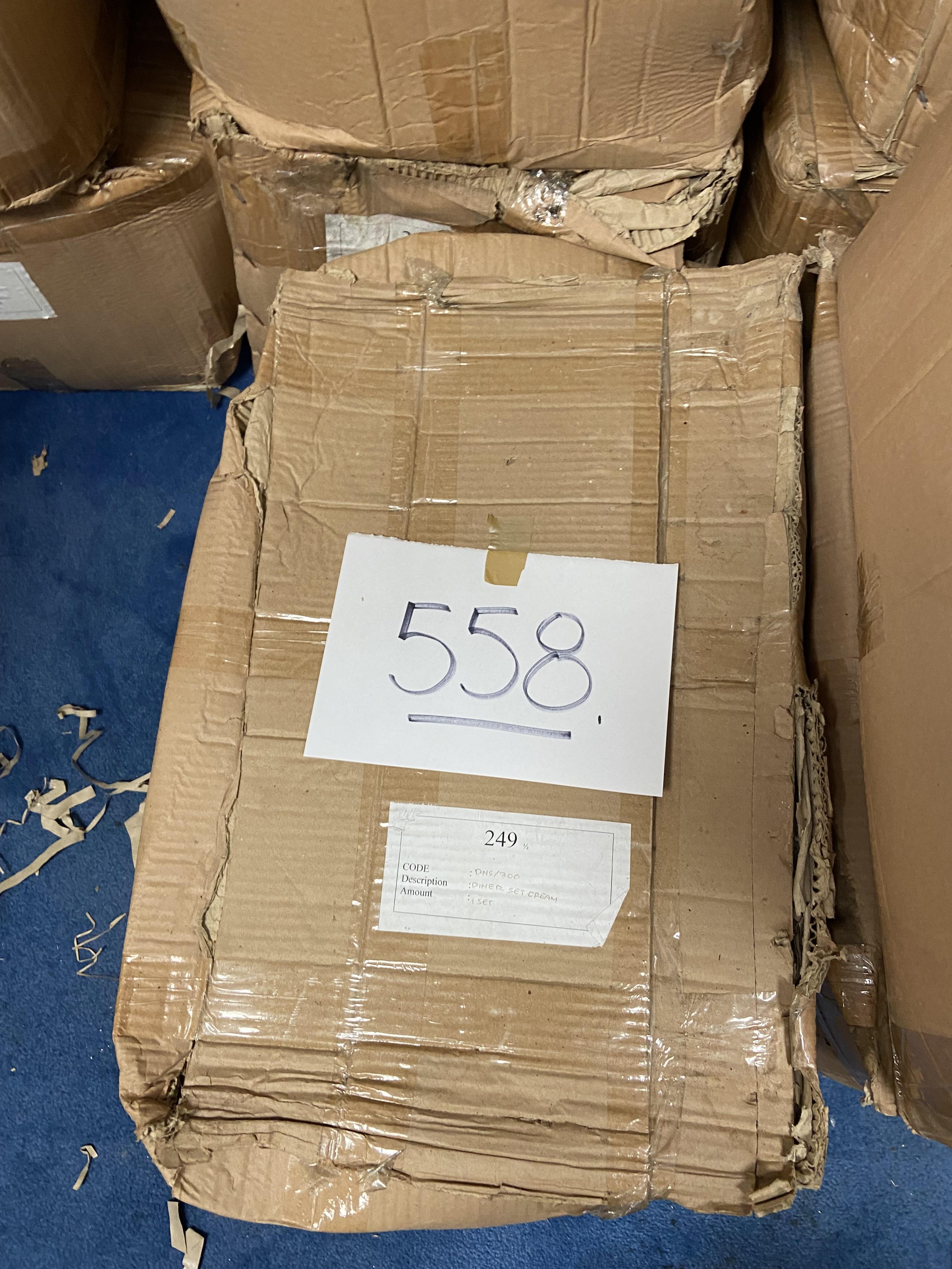 Boxed dinner set