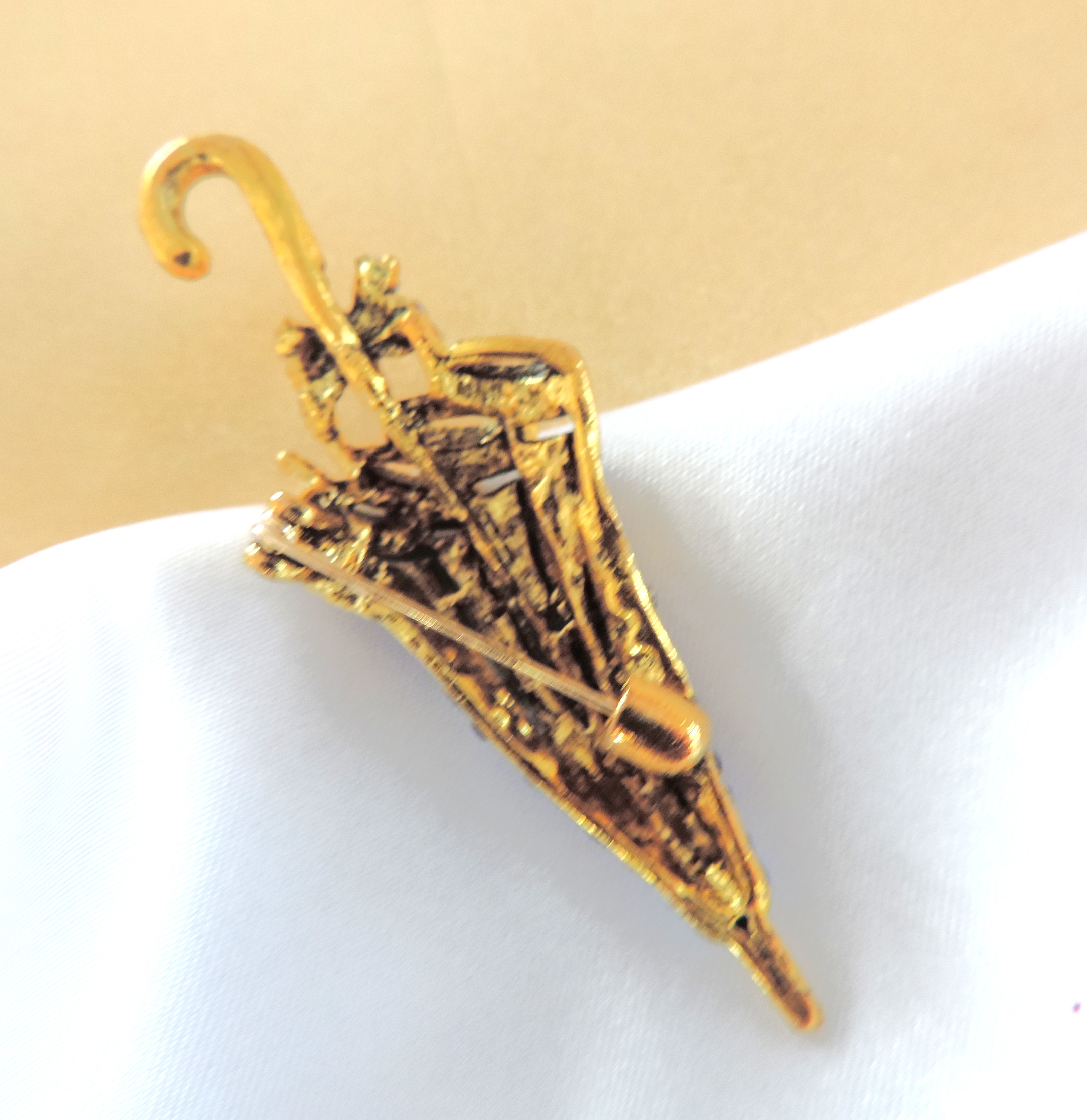 Vintage Style Crystal Parasol Brooch