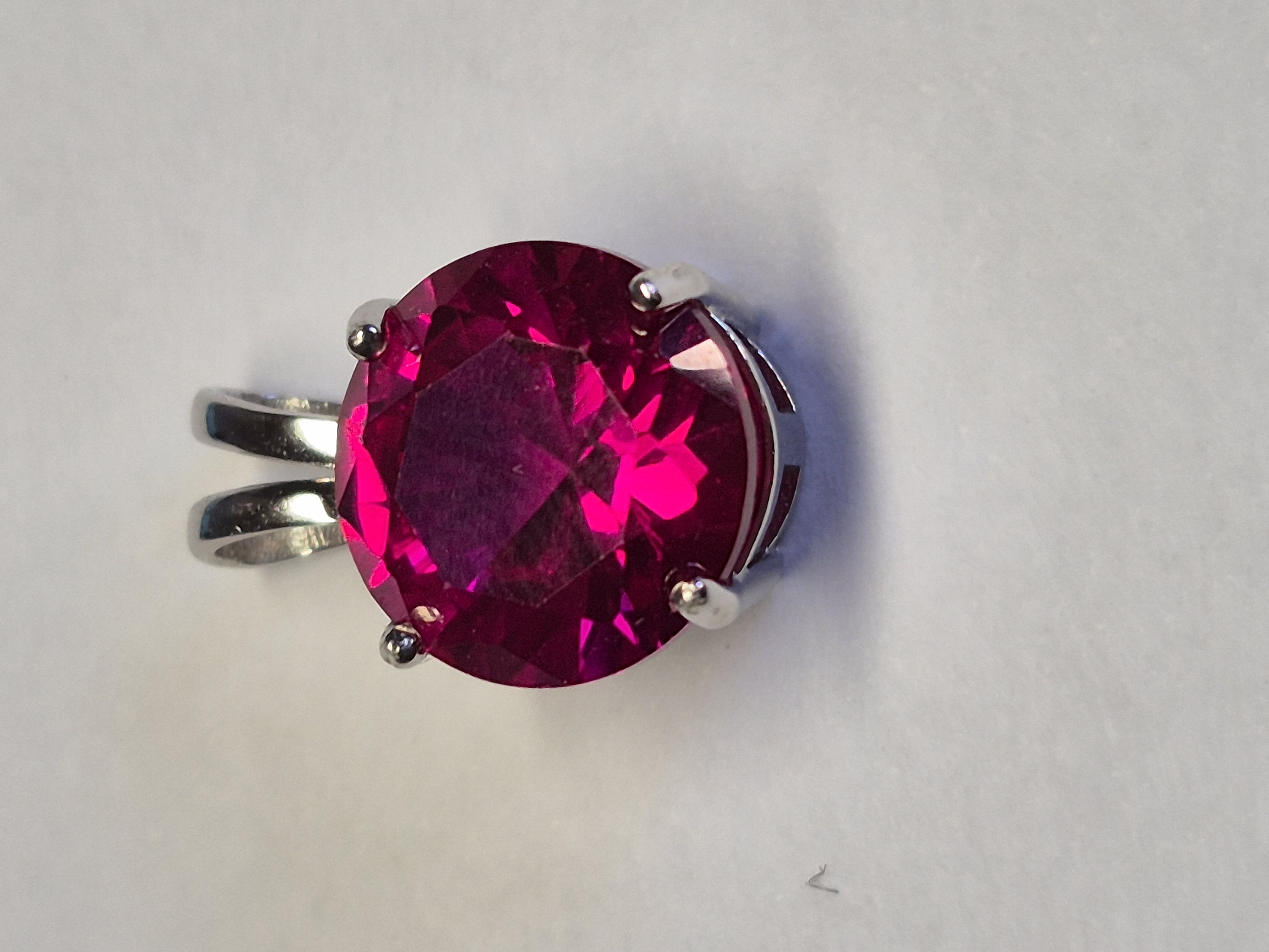 Natural Ruby Corundum Pendant 4.36 ct In Sterling Silver 925