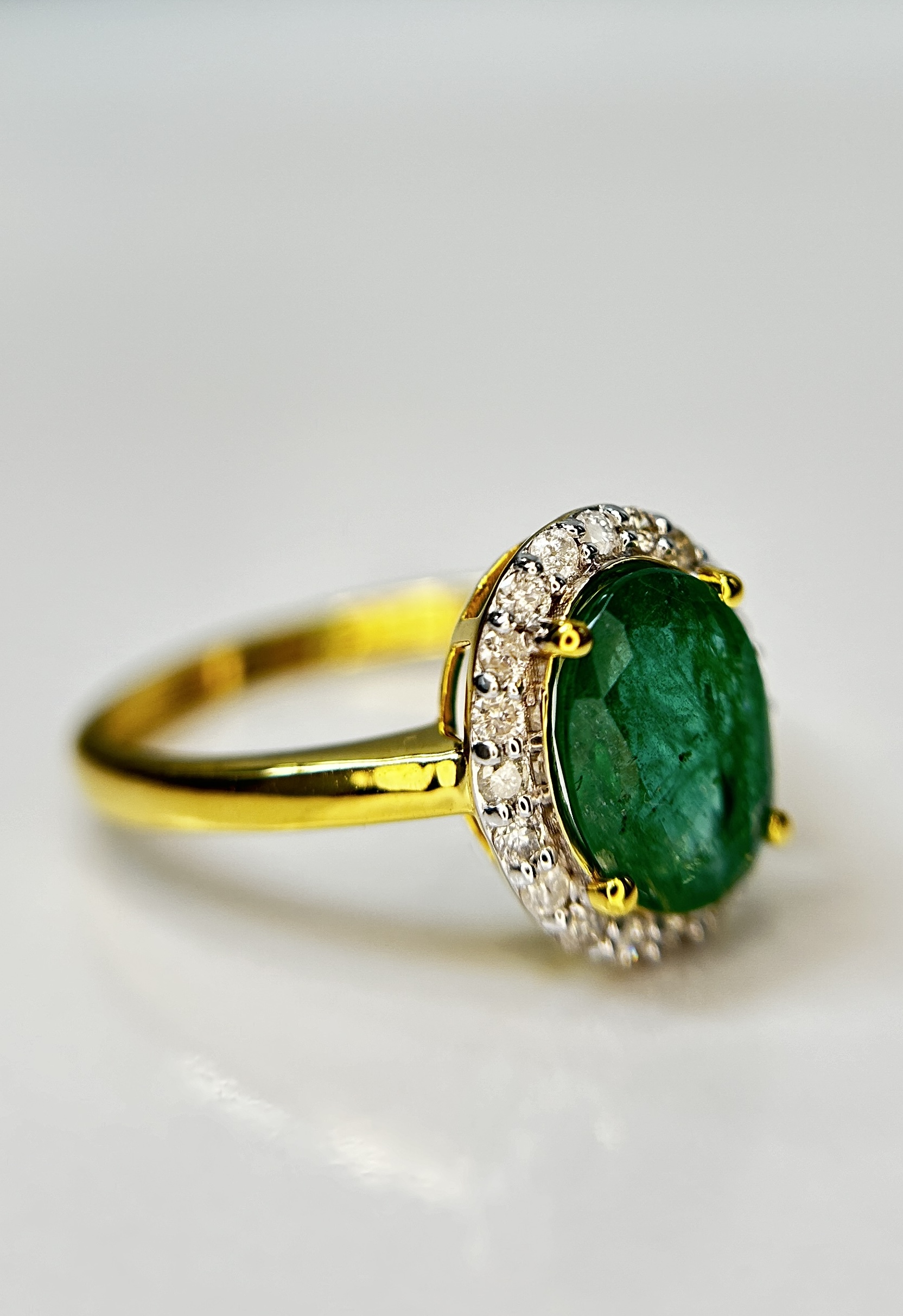 Beautiful Natural Emerald 1.52 CT With Natural Diamonds & 18k Gold