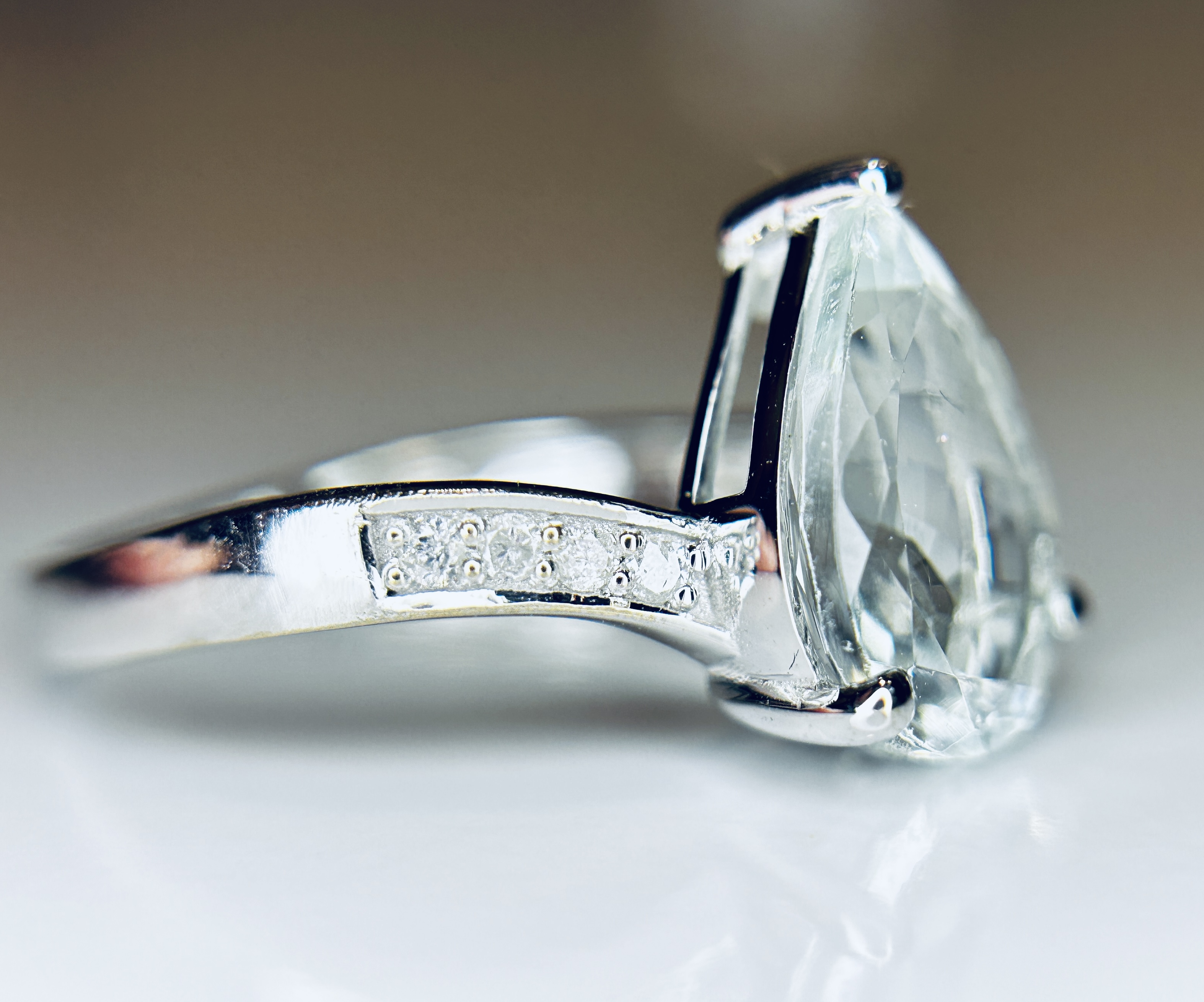 Beautiful 2.60 CT Natural Aquamarine Ring With Natural Diamonds & 18k White Gold