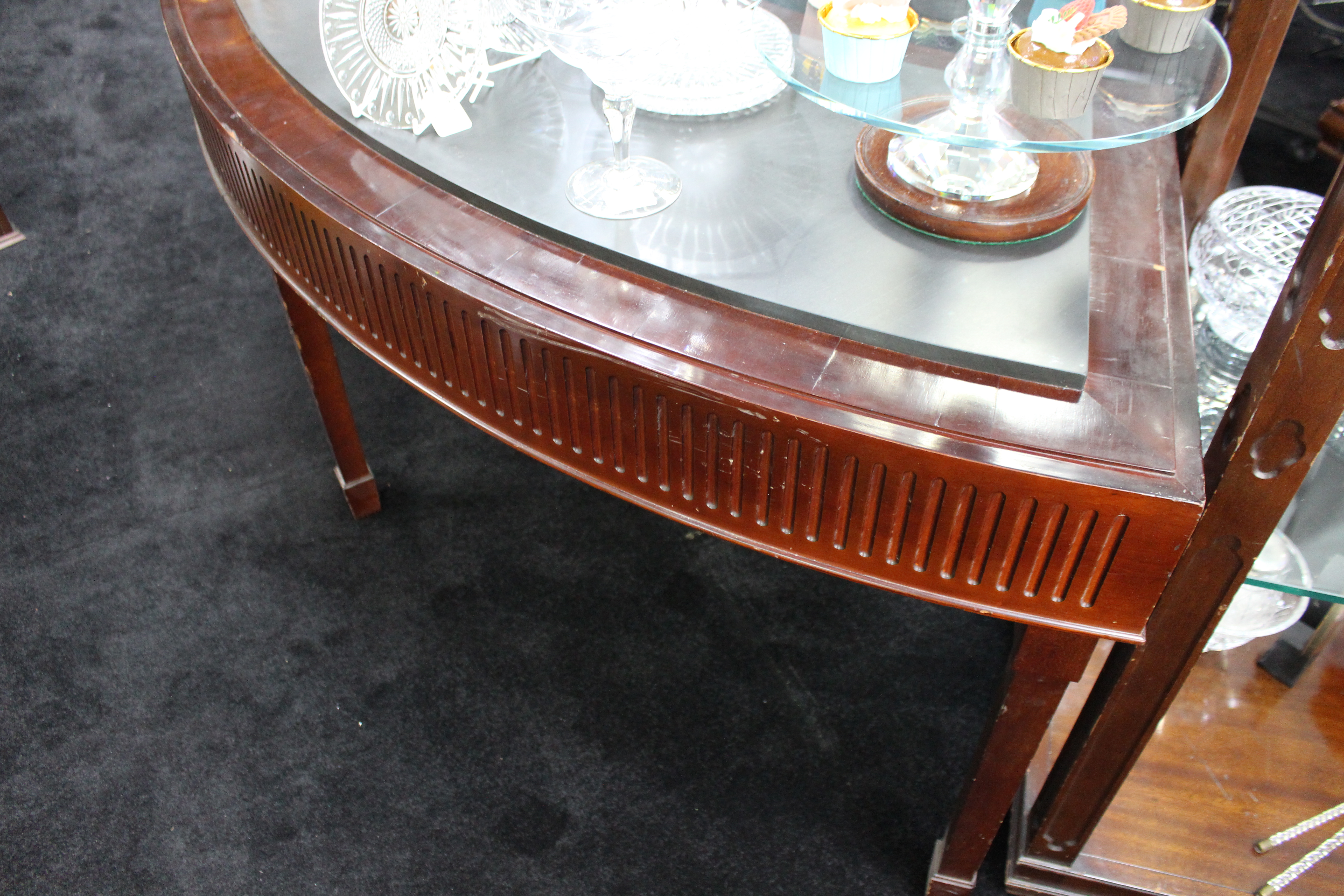 Large and Heavy Mahogany Console Table with Reeded Frieze and Fixed Marble Top – c.20th Century