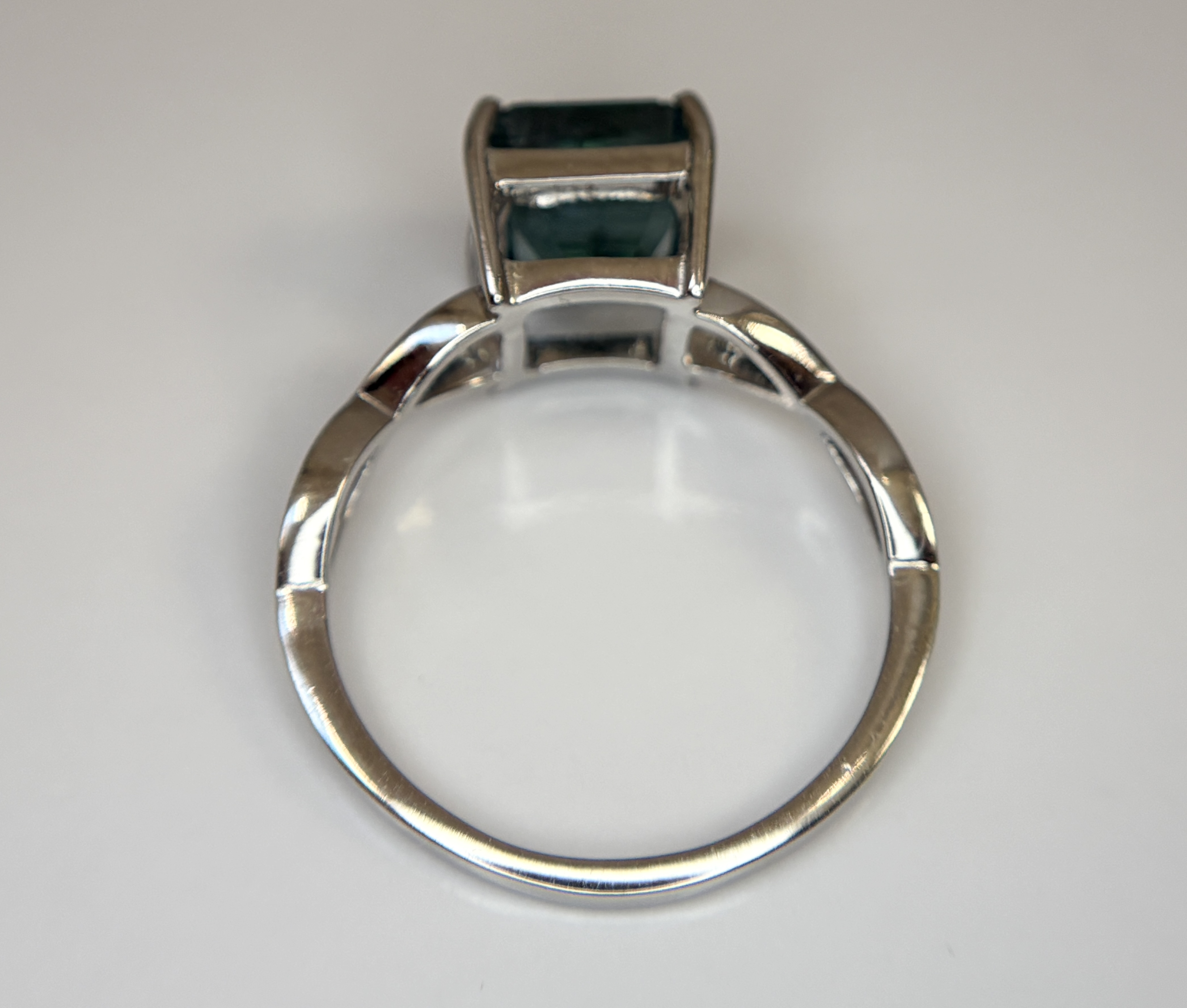 Beautiful 2.91 CT Natural Emerald Ring Platinum 950