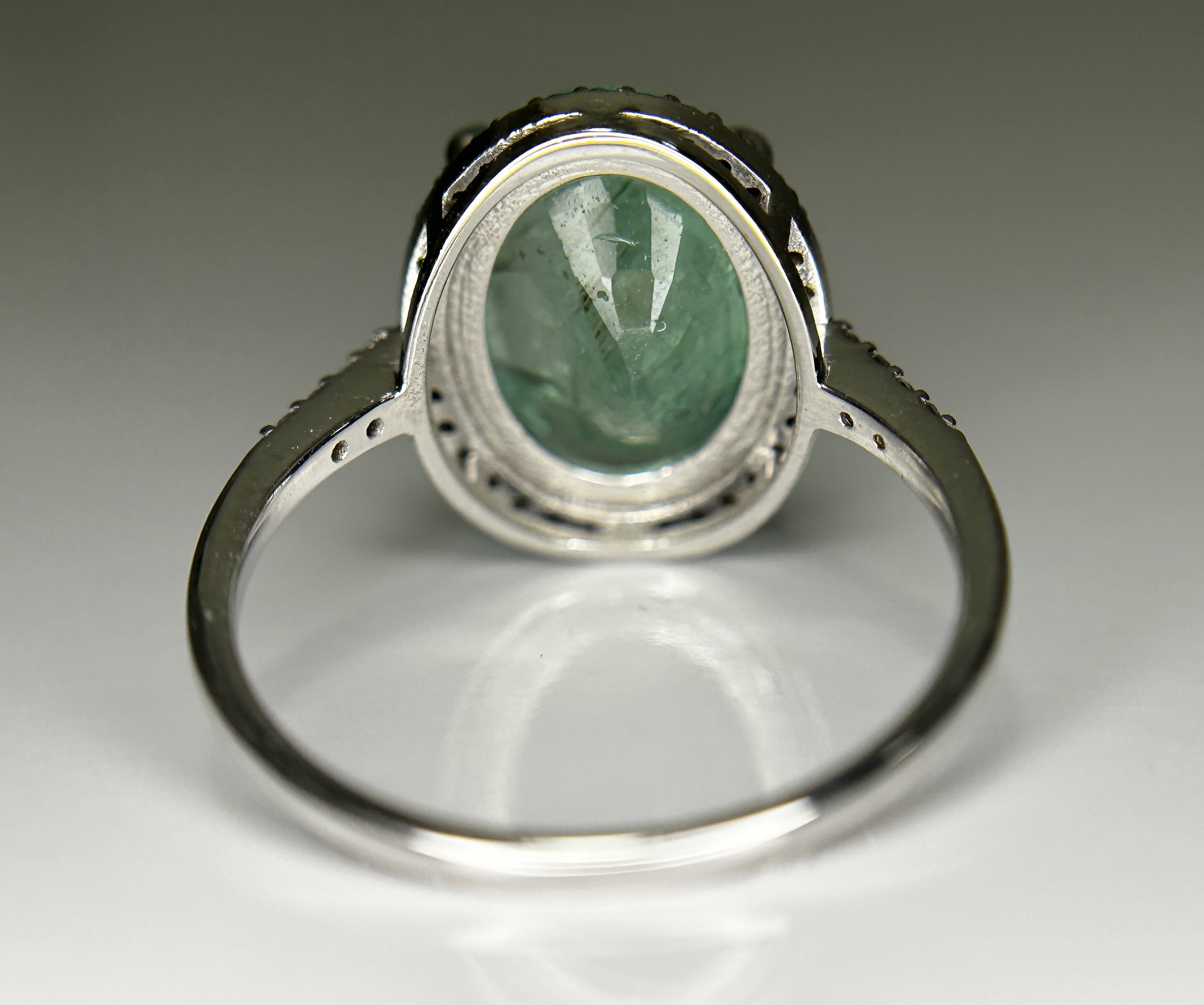 Beautiful 4.24CT Untreated Natural Columbian Emerald Ring, Diamonds & 18k Gold