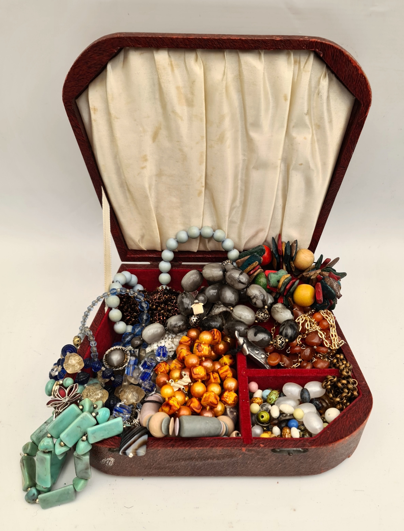 Vintage Musical Jewellery Box and Contents