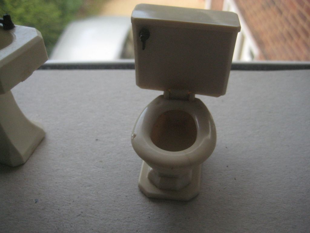 Vintage Dolls House Plastic Bathroom Suite