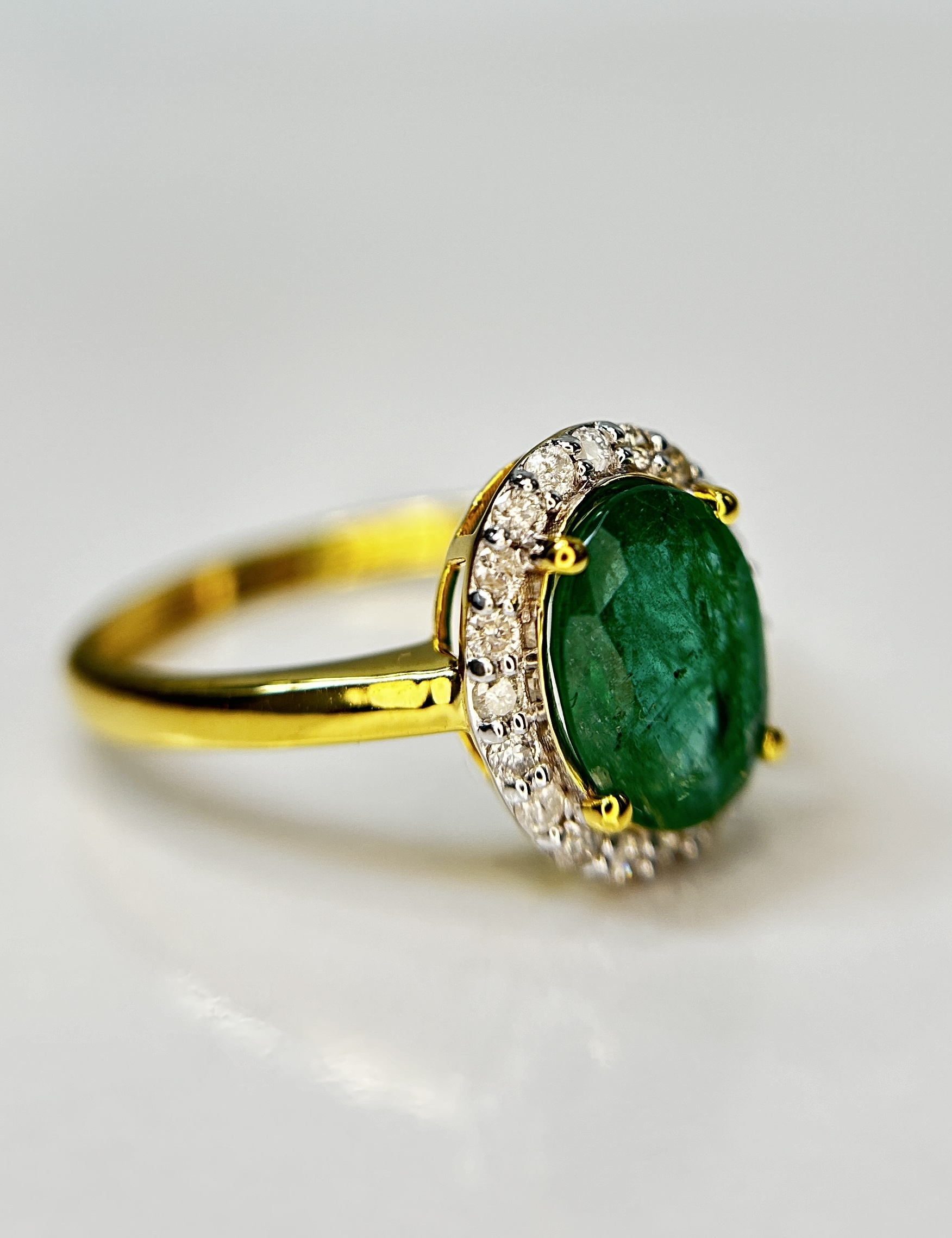 Beautiful Natural Emerald 1.52 CT With Natural Diamonds & 18k Gold