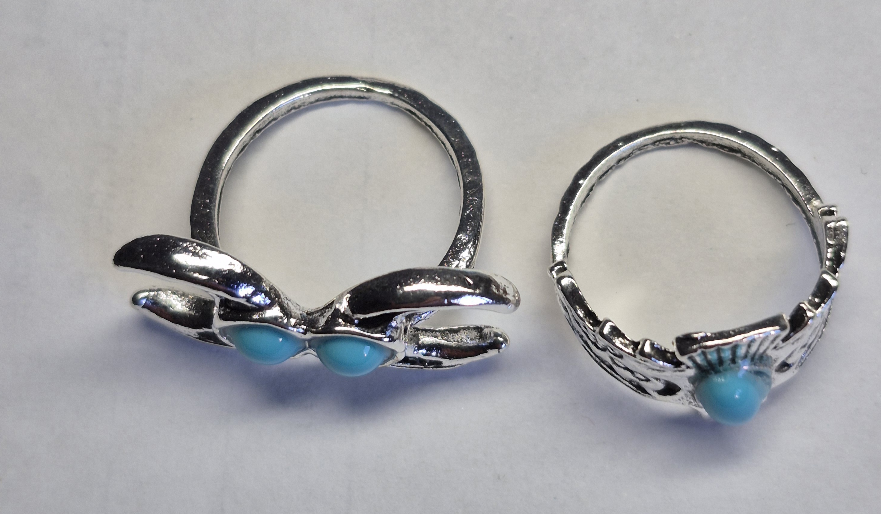 Vintage Style Silver Plated Ring With Turquoise-Coloured Cabochons – 5.6g