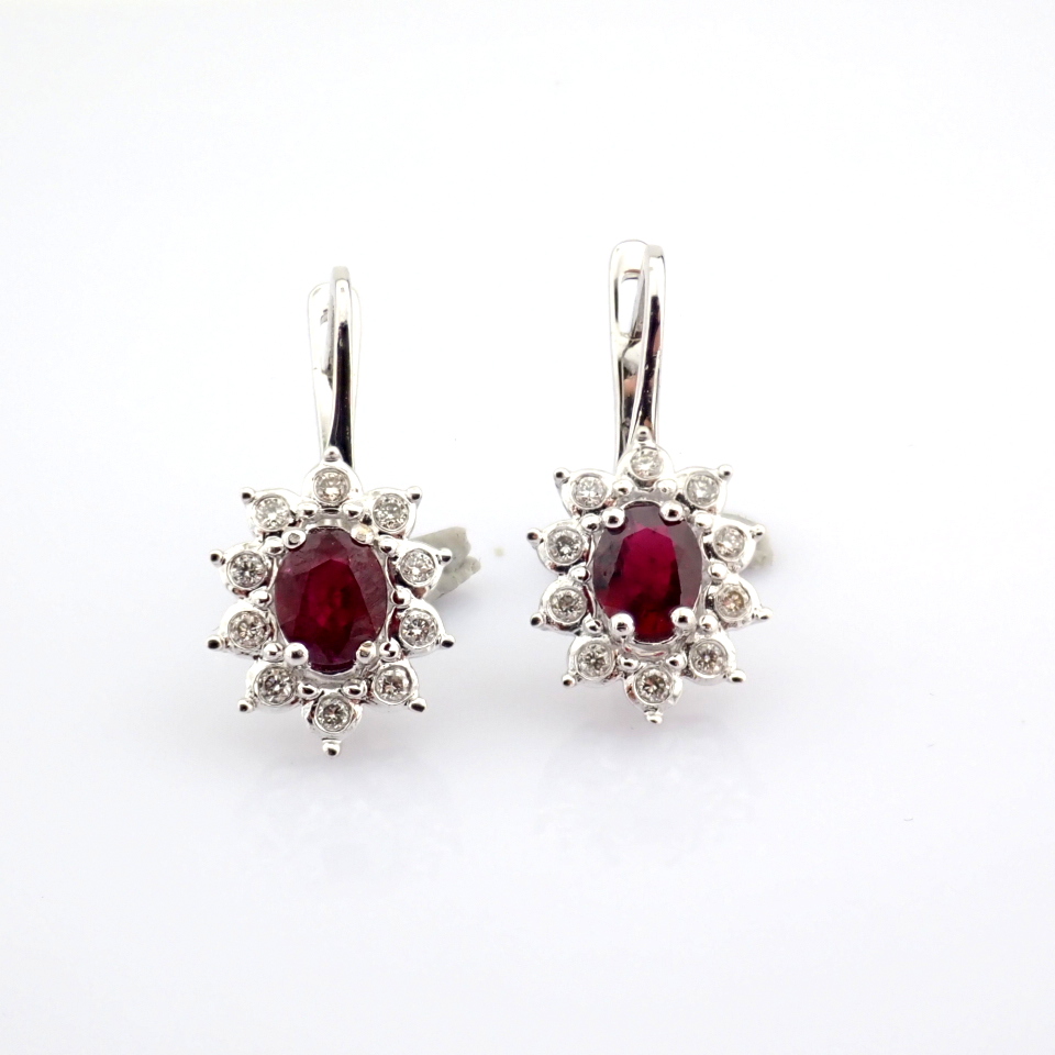 Natural Diamond 18K White Gold Earring