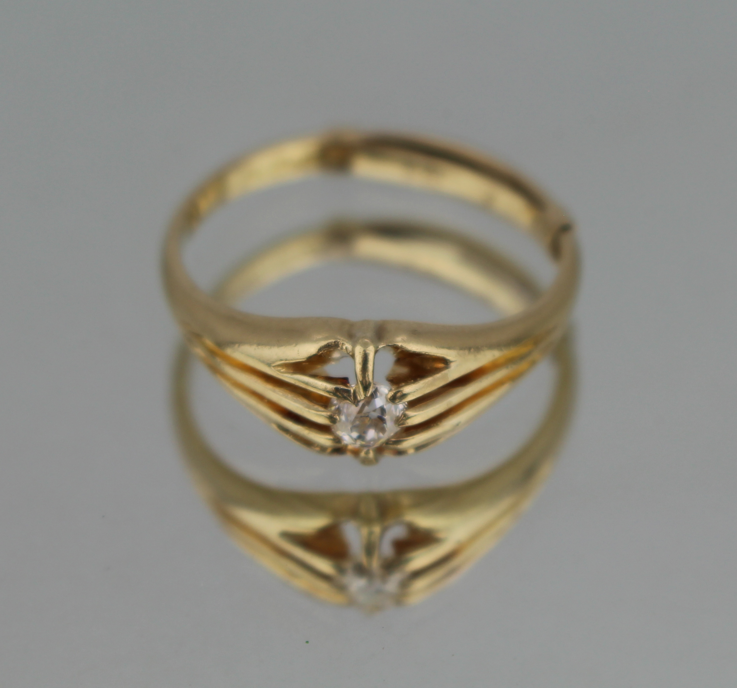 Vintage Gypsy Set 18ct Gold Diamond Ring