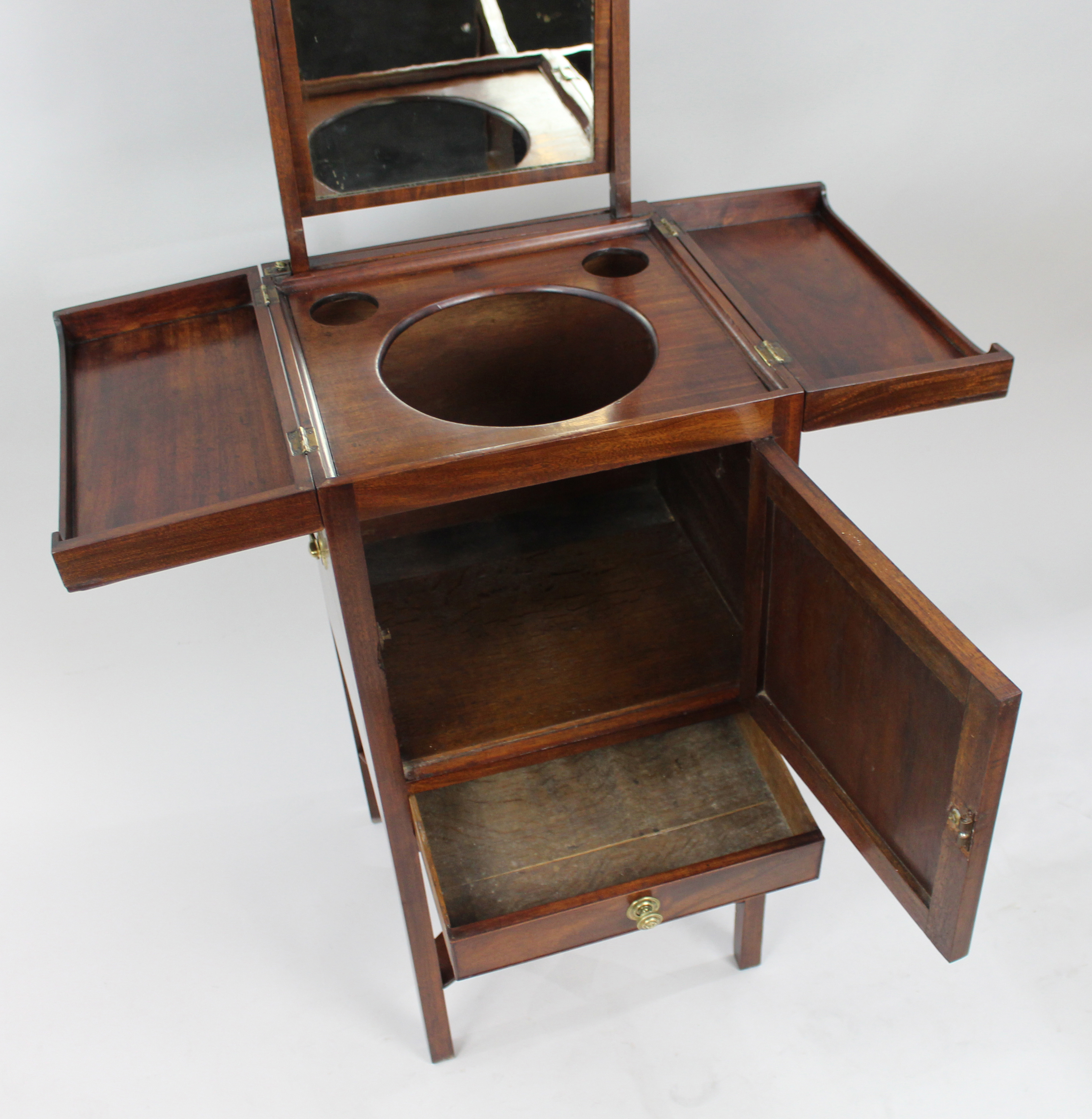 George III Mahogany Vanity Stand