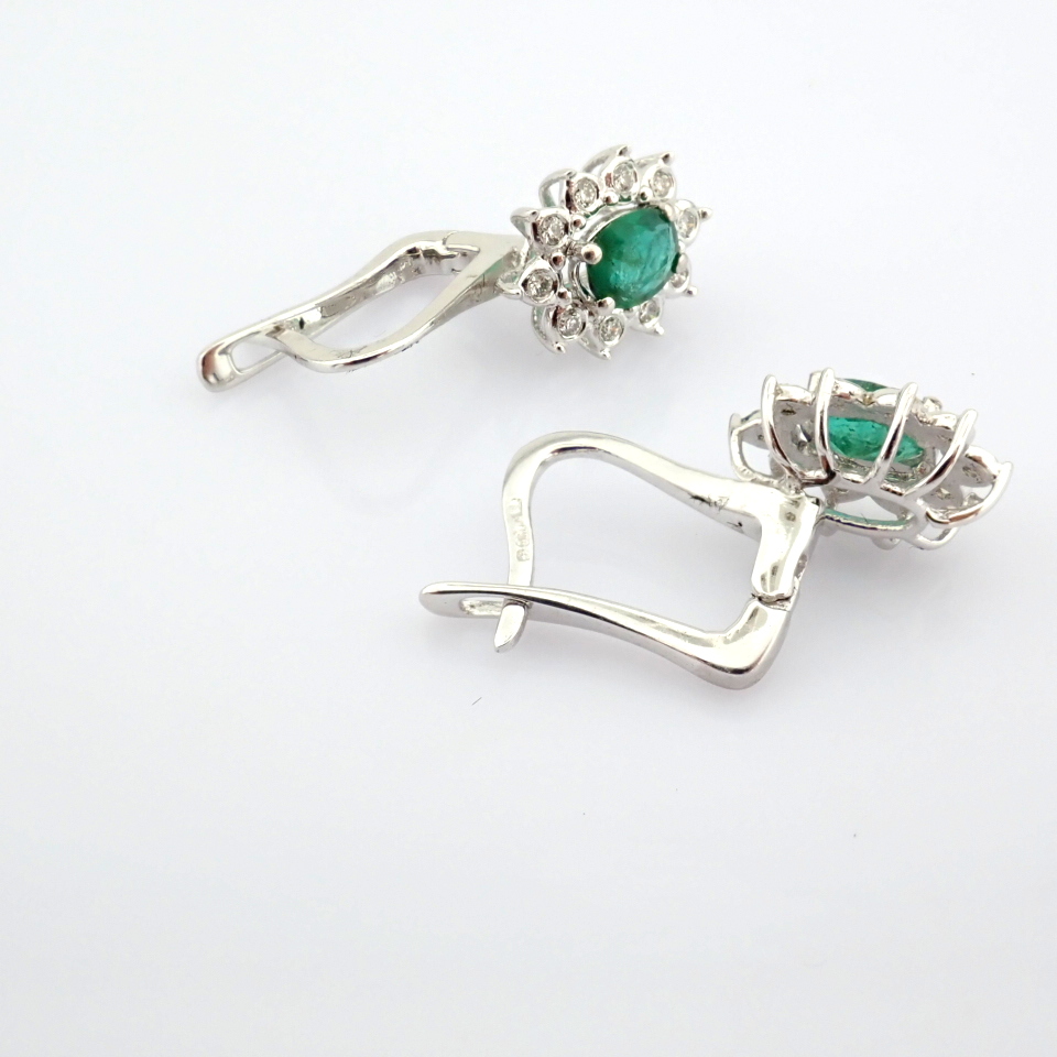 Natural Diamond 18K White Gold Earring