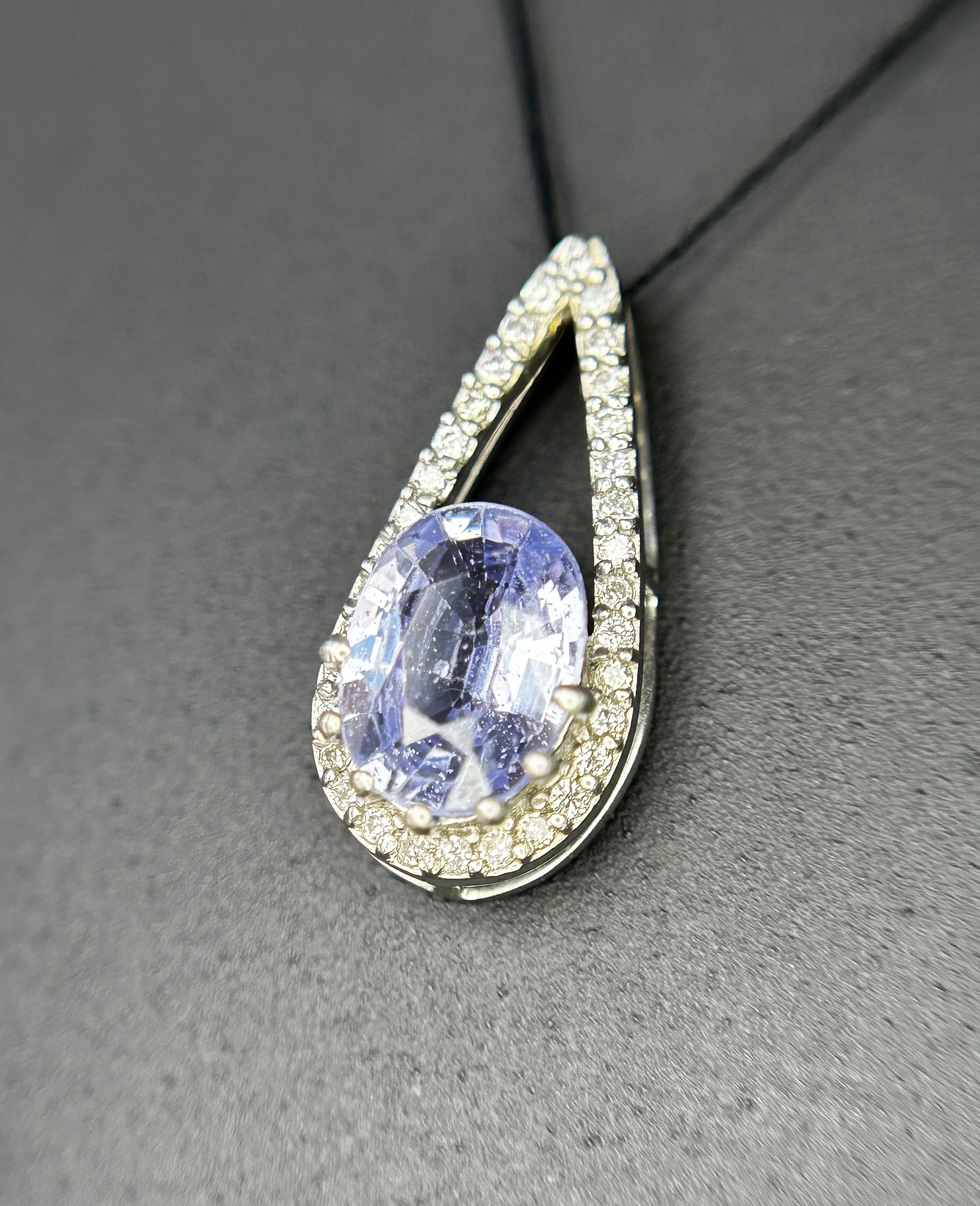 Beautiful 1.59 CT Unheated Ceylon Blue Sapphire Diamonds & 950 Platinum Pendant