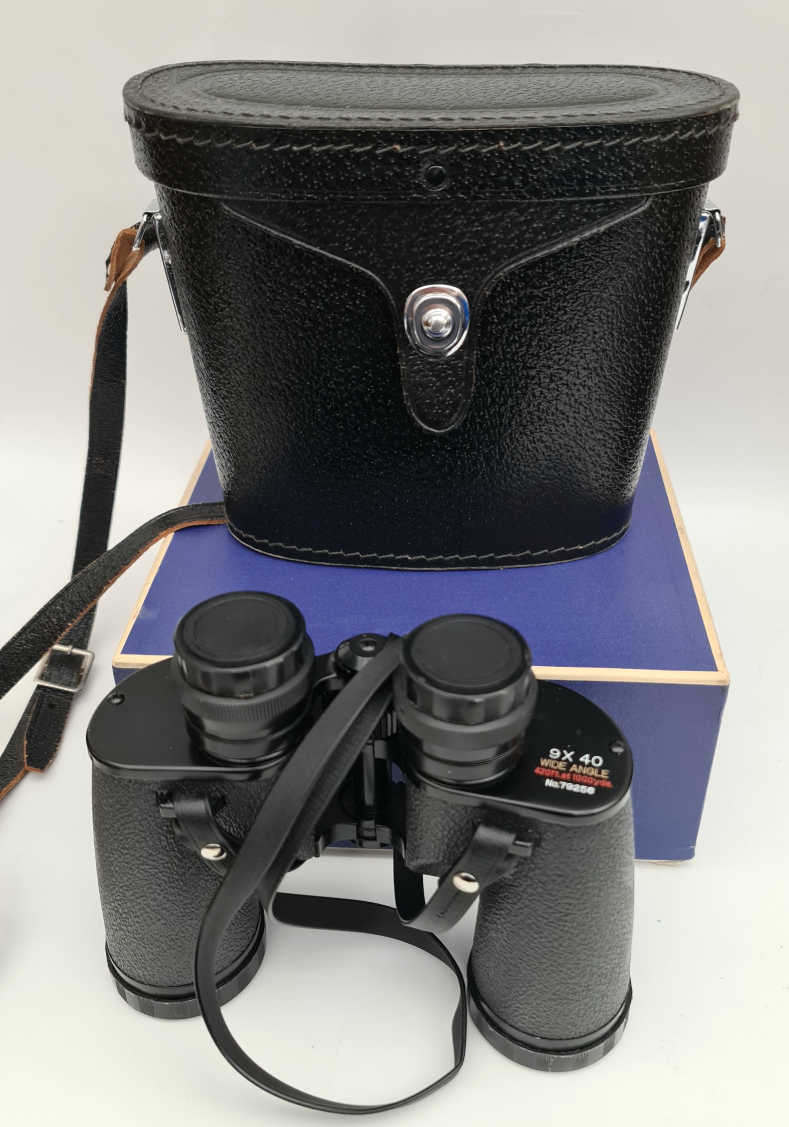 Pair Vintage of Japanese Binoculars Original Box Pair Vintage of Japanese Binoculars Original Box. 9