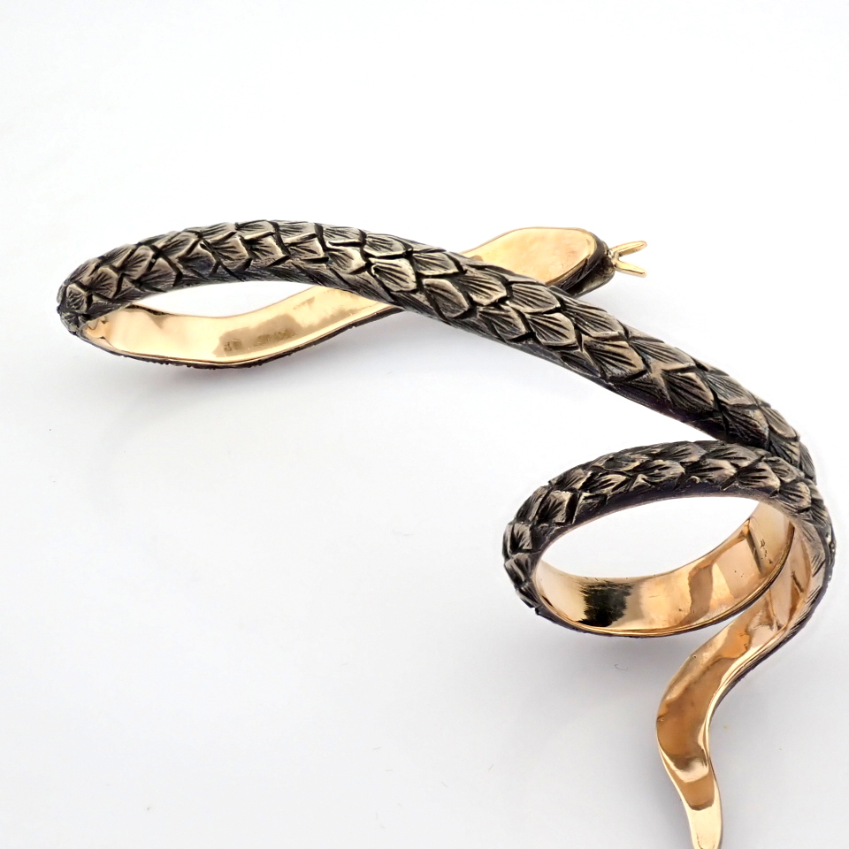 Natural Diamond 18K Yellow Gold Ring