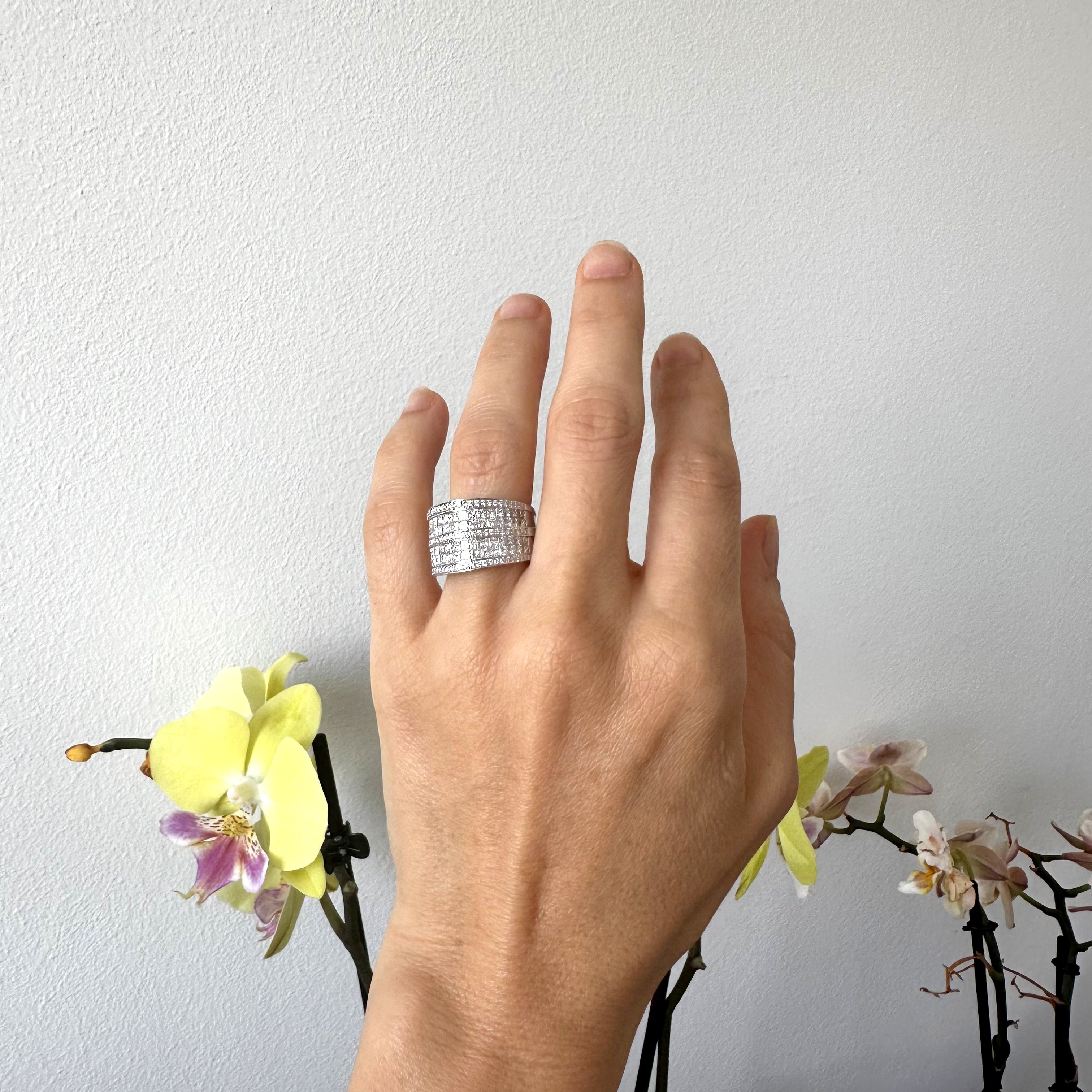 Natural Diamond 18K White Gold Ring