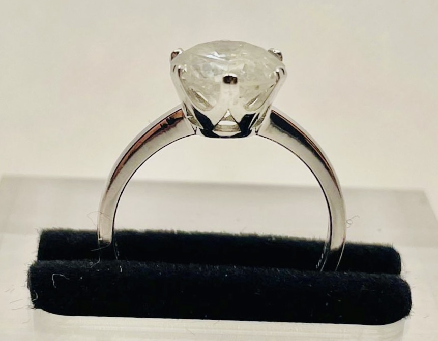 Beautiful 2.23 CT Natural Diamond Ring With 18k Gold