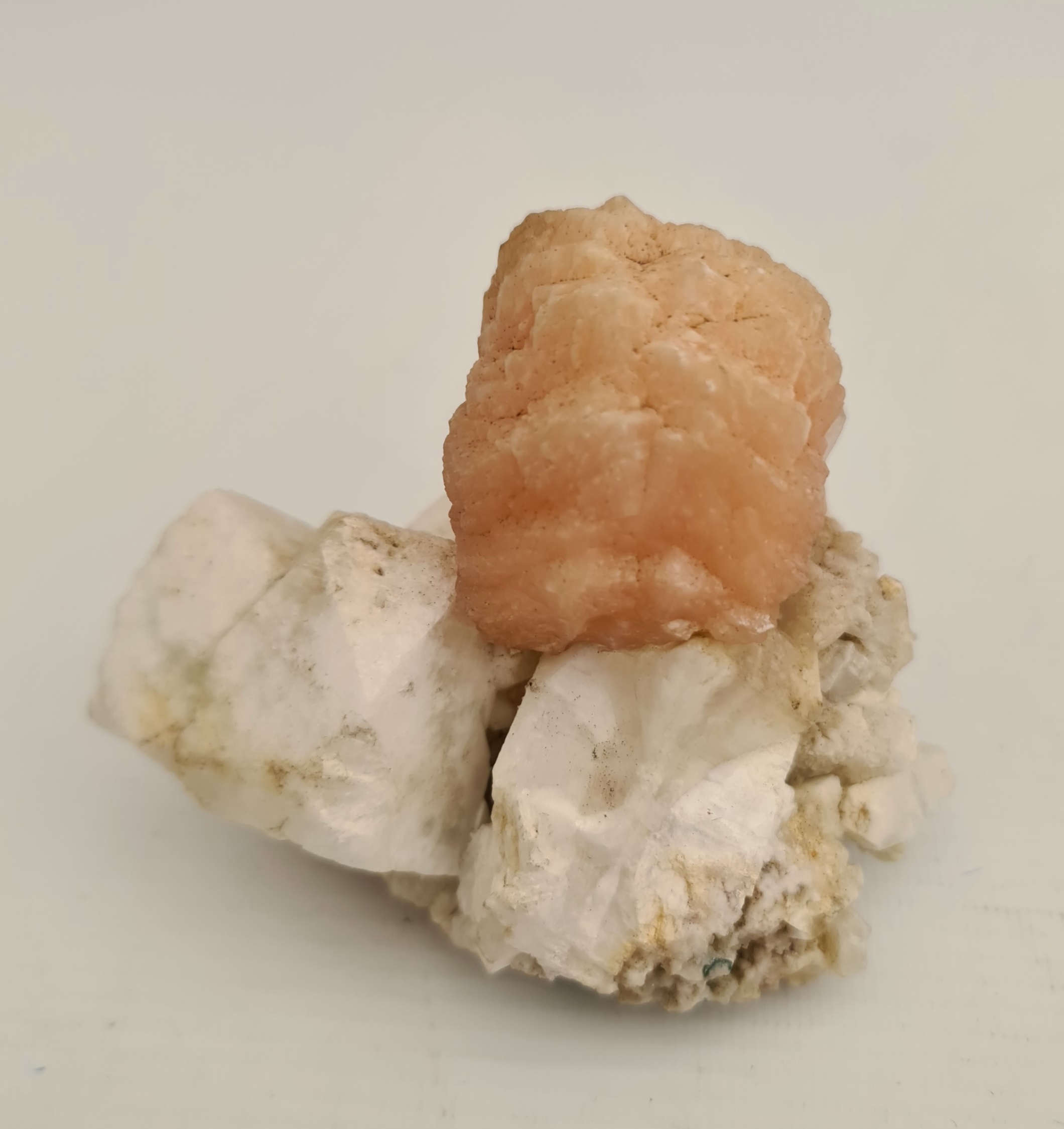 Collectable Minerals Stilbite Sheath on Apophyllite
