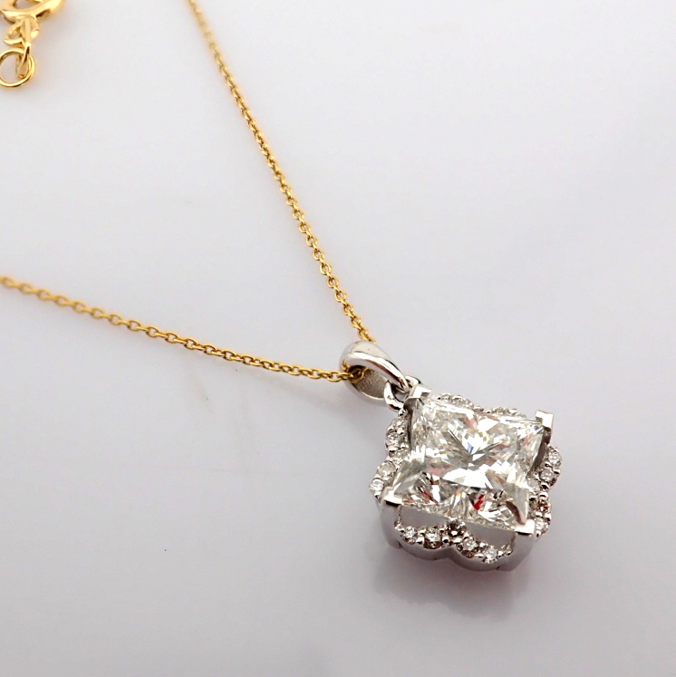 Flower Cut Lab-Grown Diamond Necklace - 2.08 Total Carat (IGI Certified)