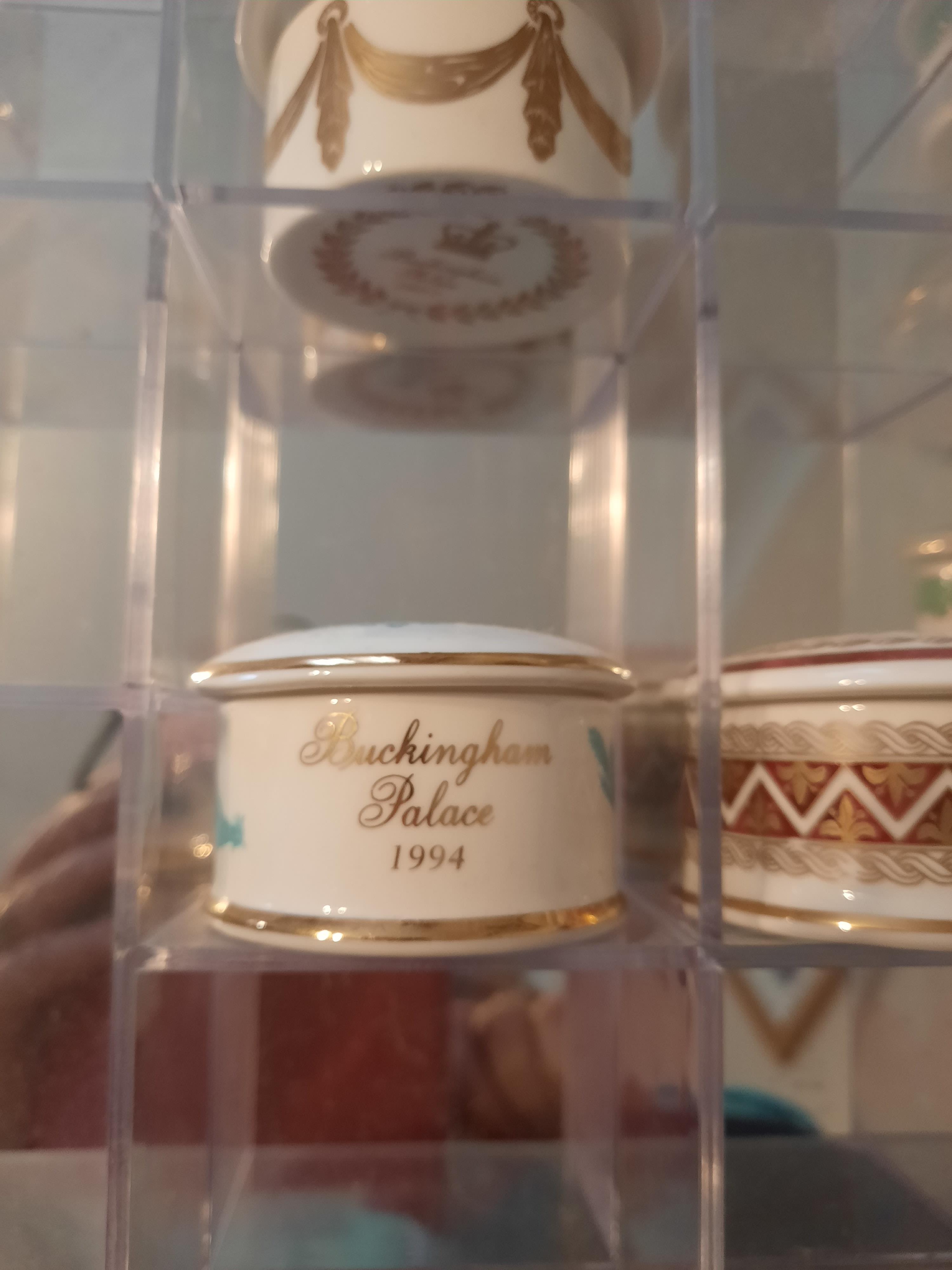 Collectible Buckingham Palace Pill/Trinket Box