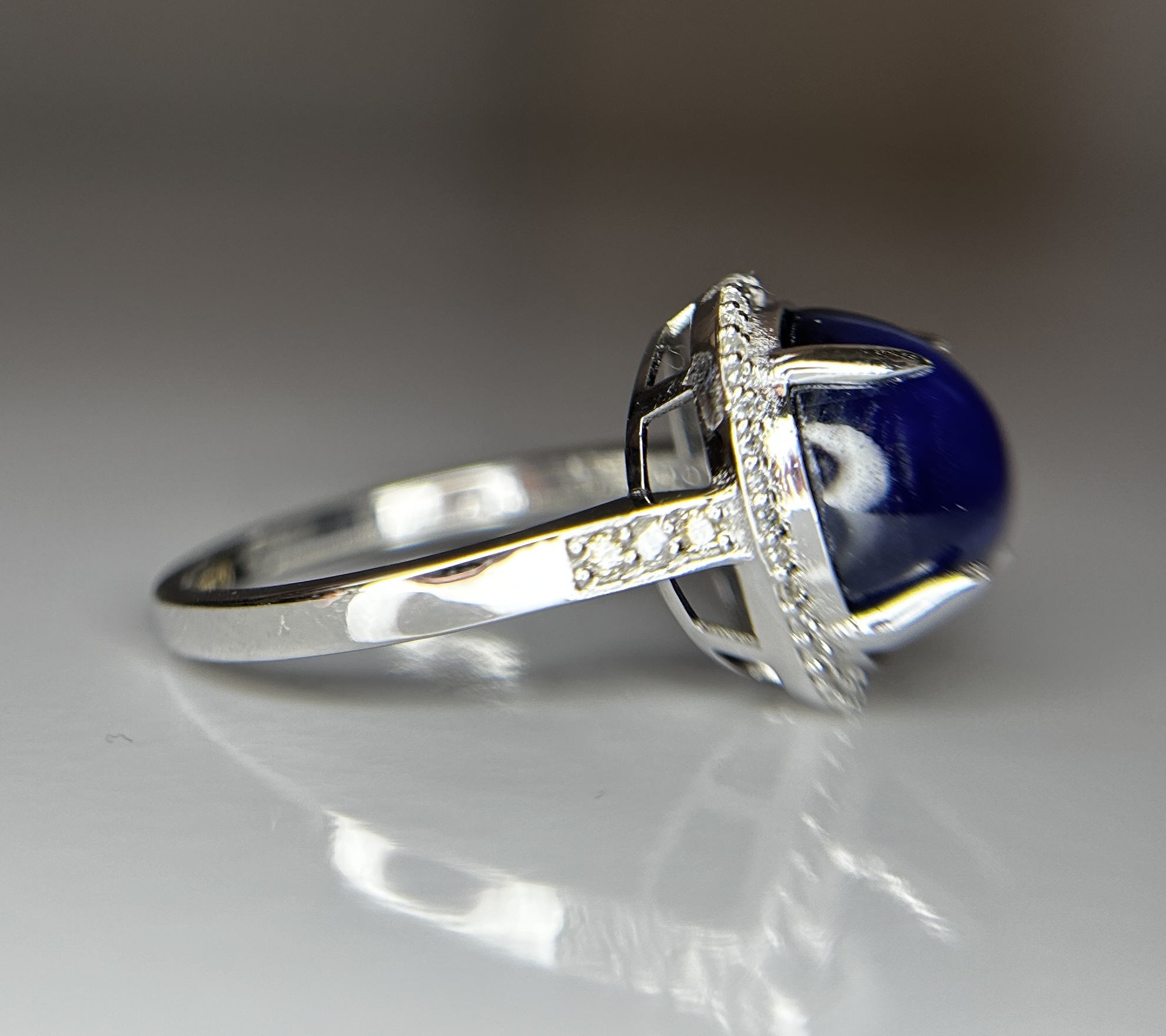 Beautiful 8.63 CT Unheated Ceylon Star Blue Sapphire With Natural Diamonds & 18k Gold