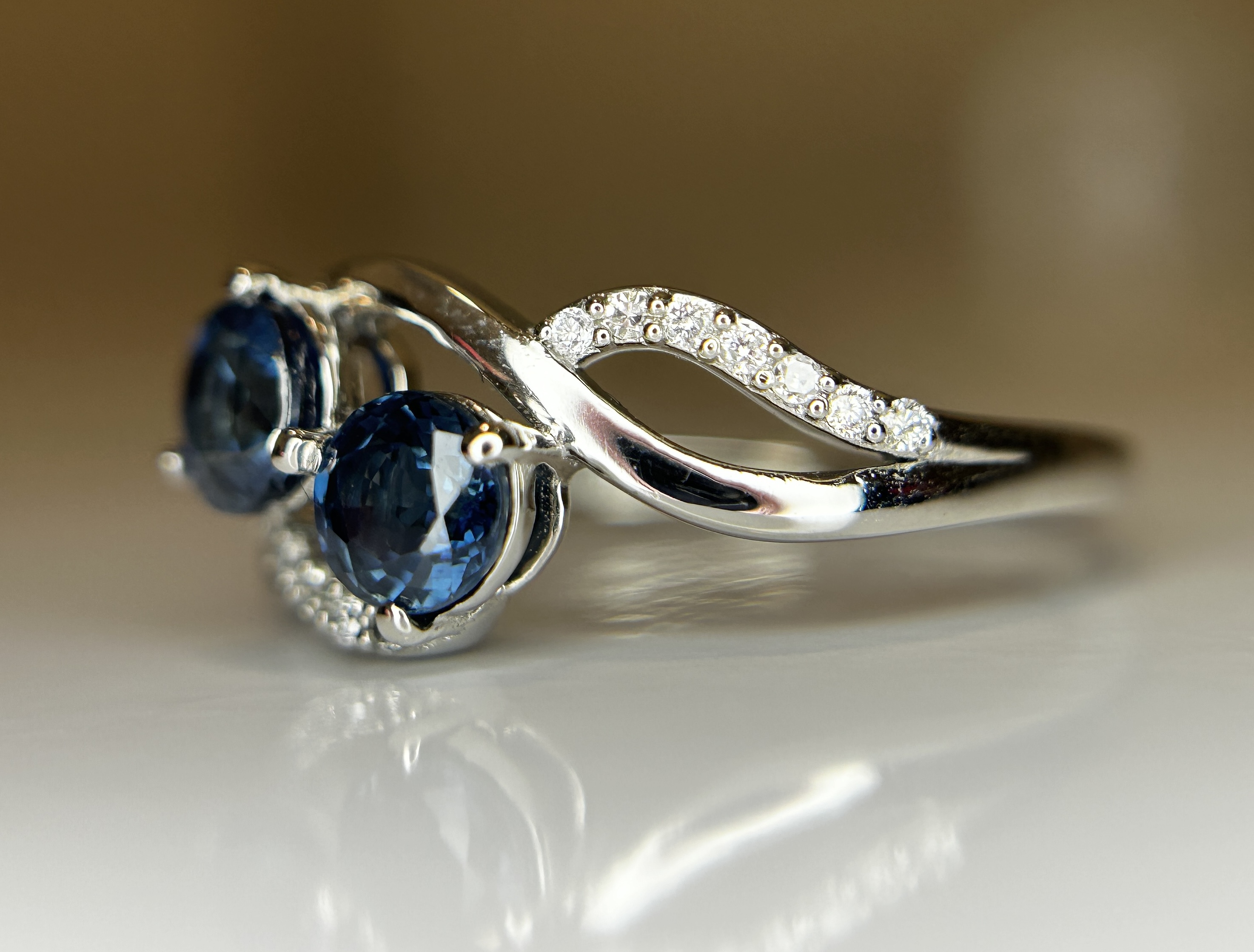 Beautiful 1.05 CT Unheated Ceylon Blue Sapphire Diamonds & 950 Platinum