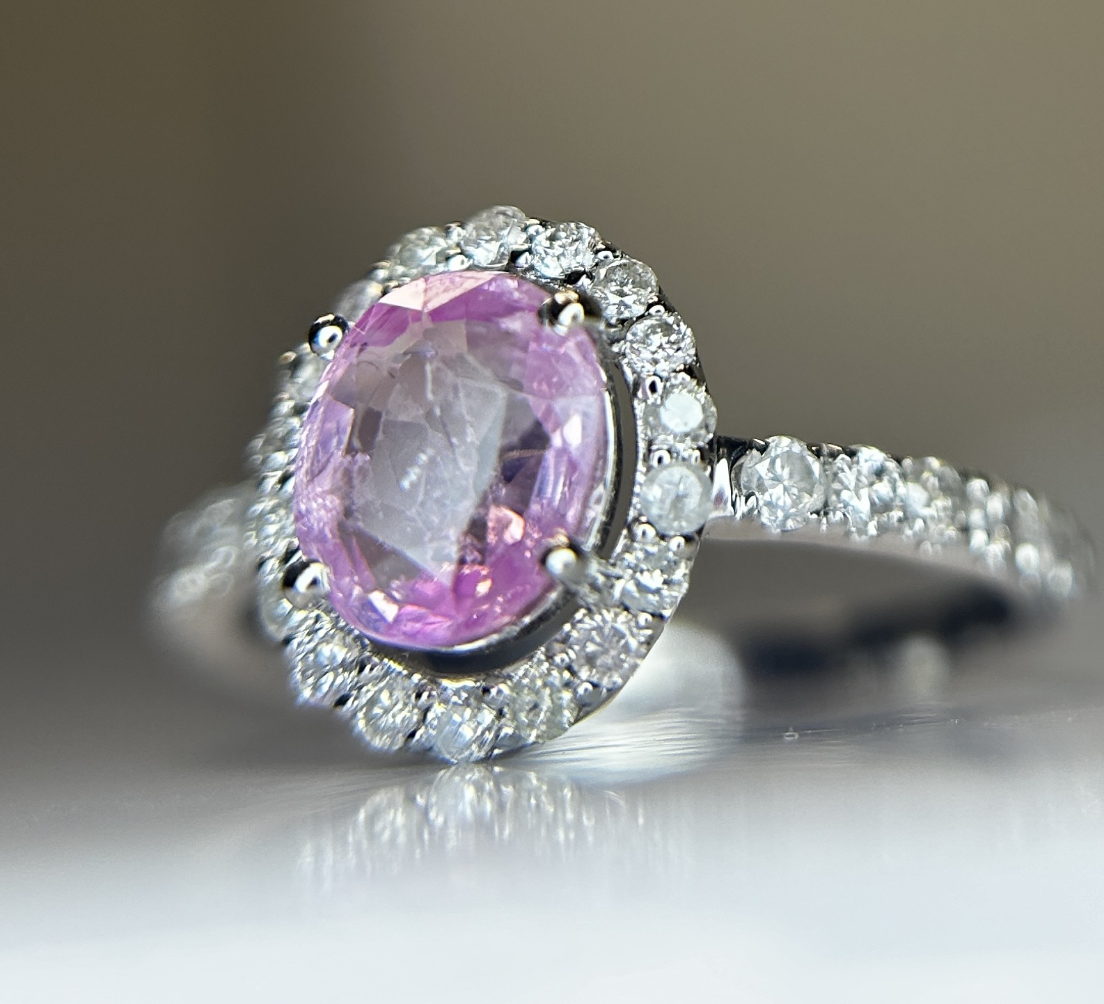 Beautiful Natural Ceylon 1.15ct Pink Sapphire With Diamonds & 18k Gold