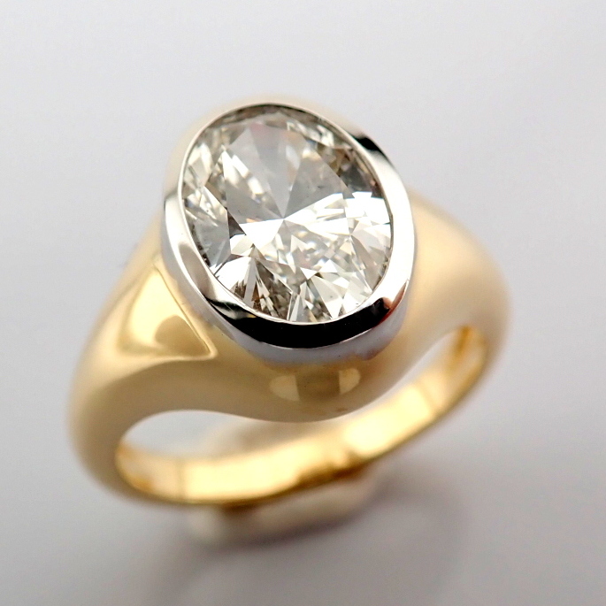 Oval Cut Lab-Grown Diamond Ring - 2.05 Total Carat (IGI Certified)