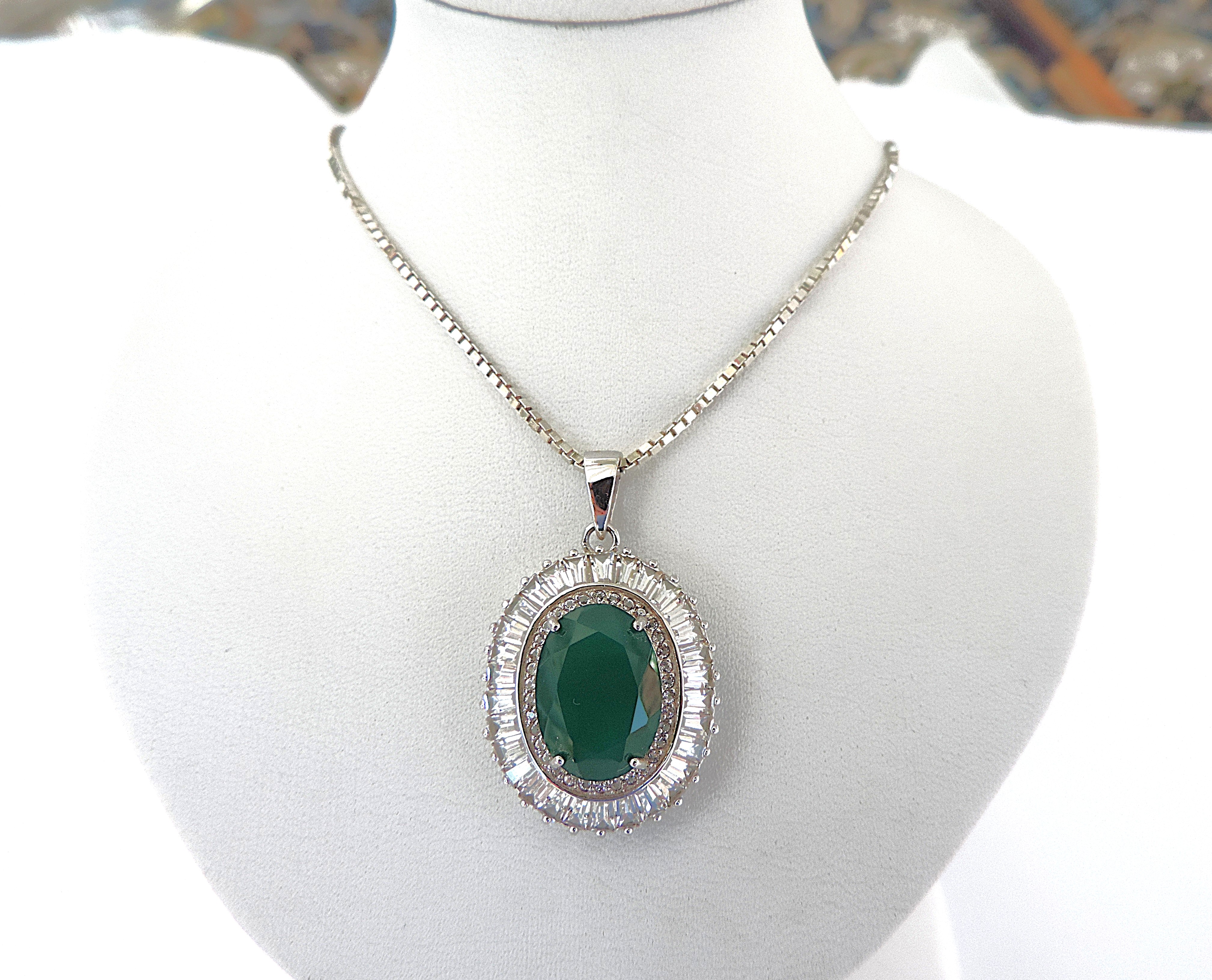 925 Silver 6 Carat Chrysoprase & White Topaz Gemstone Pendant 'New with Gift Box'