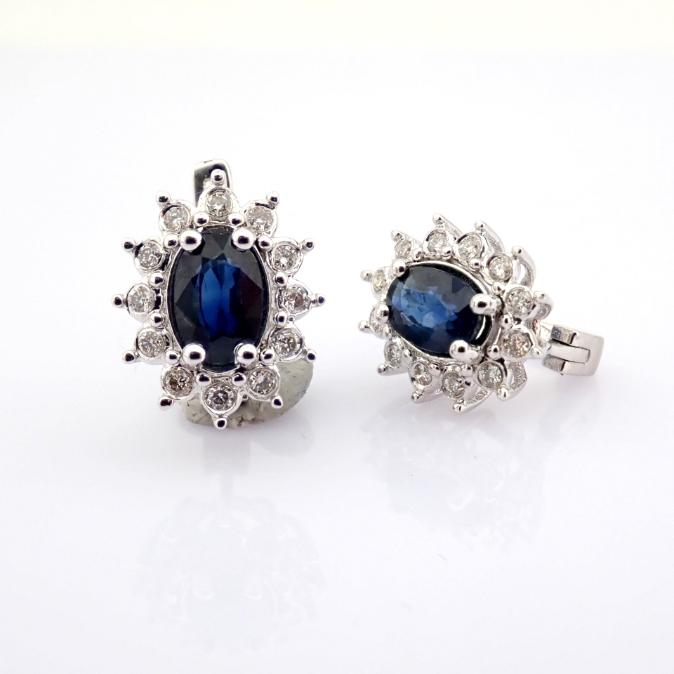 Natural Diamond 18K White Gold Earring
