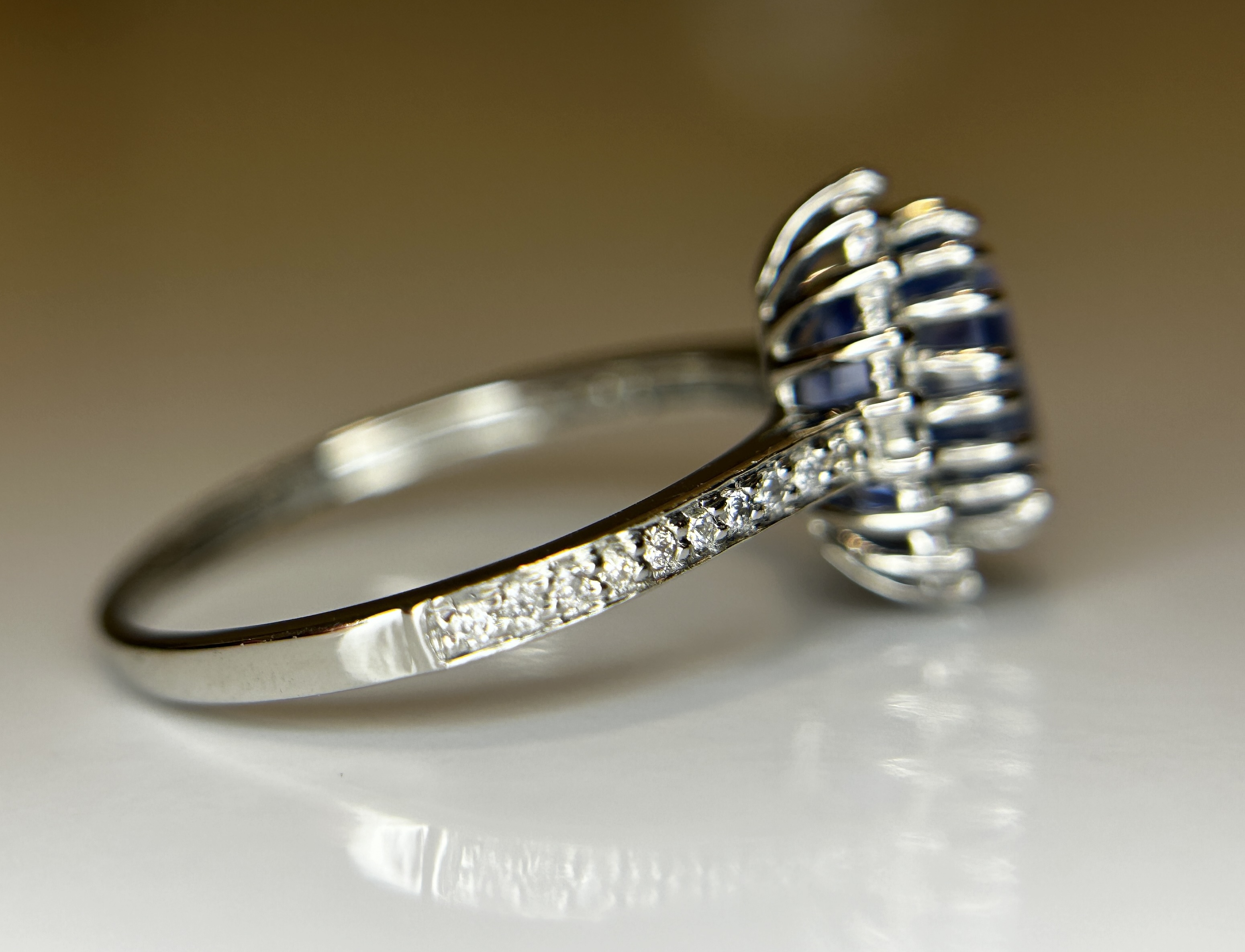 Beautiful 2.19 CT Unheated Burma Blue Sapphire Diamonds & 950 Platinum