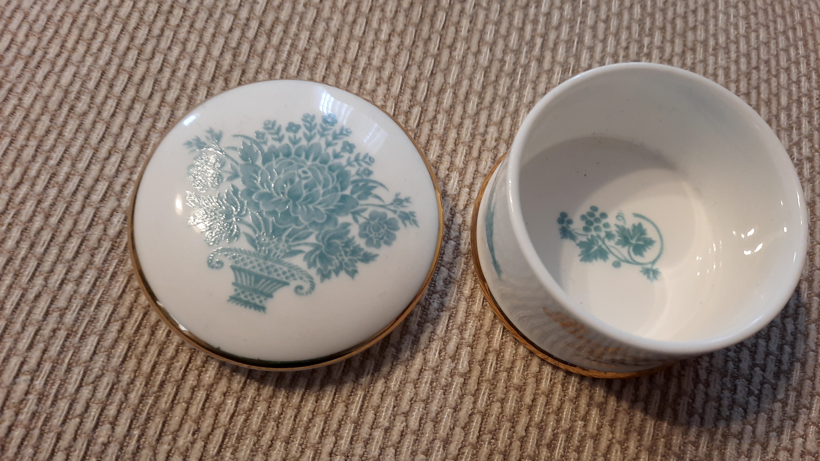 Collectible Buckingham Palace Pill/Trinket Box