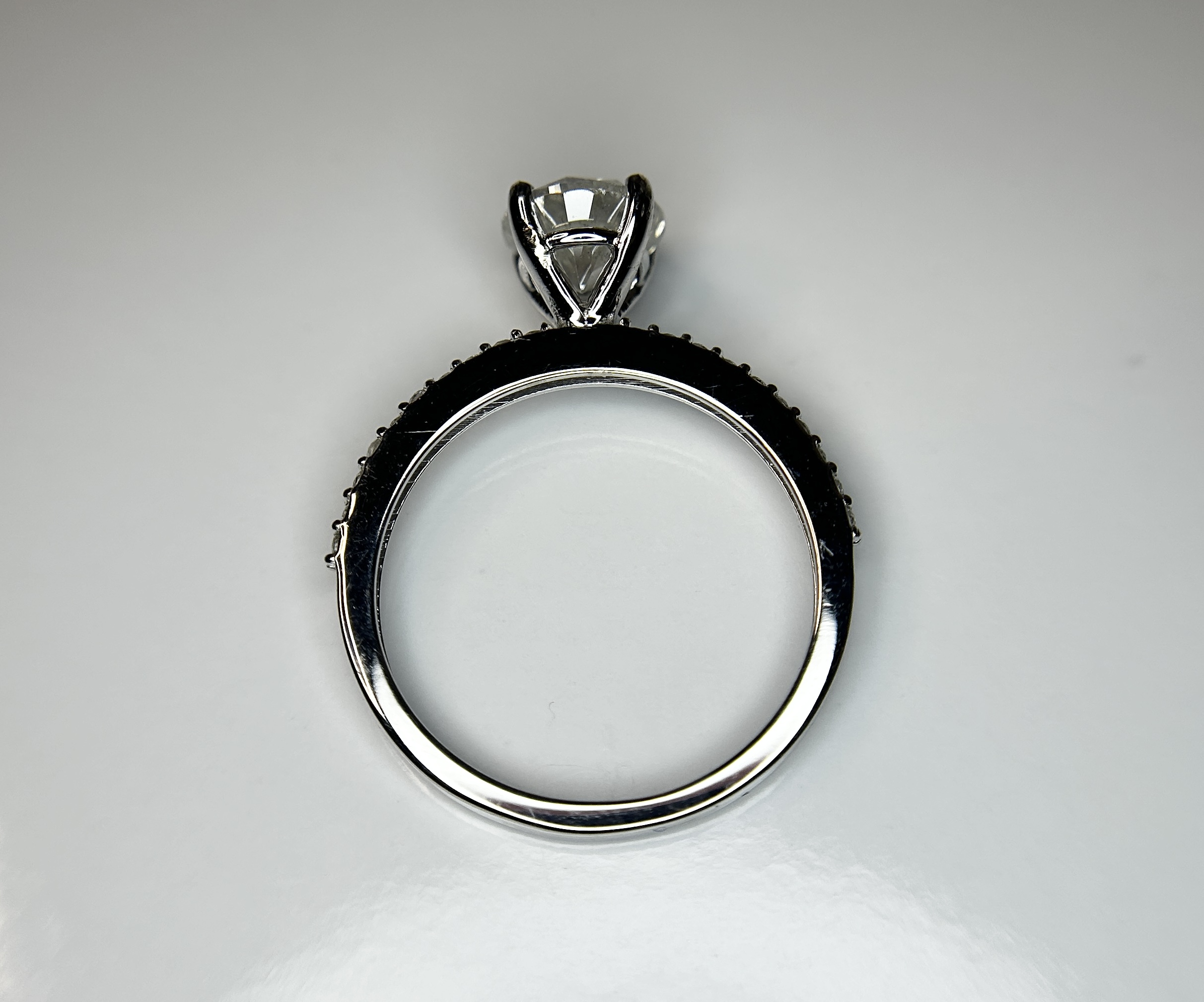 Beautiful 1.82ct Untreated Natural Solitaire Diamond & 18k Gold