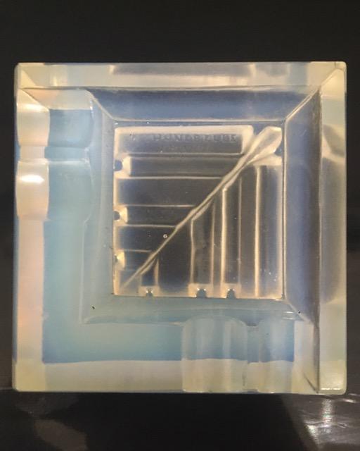Andre Hunebelle (1896-1985) Art Deco, Opalescent Ashtray, Model M1123, 1930