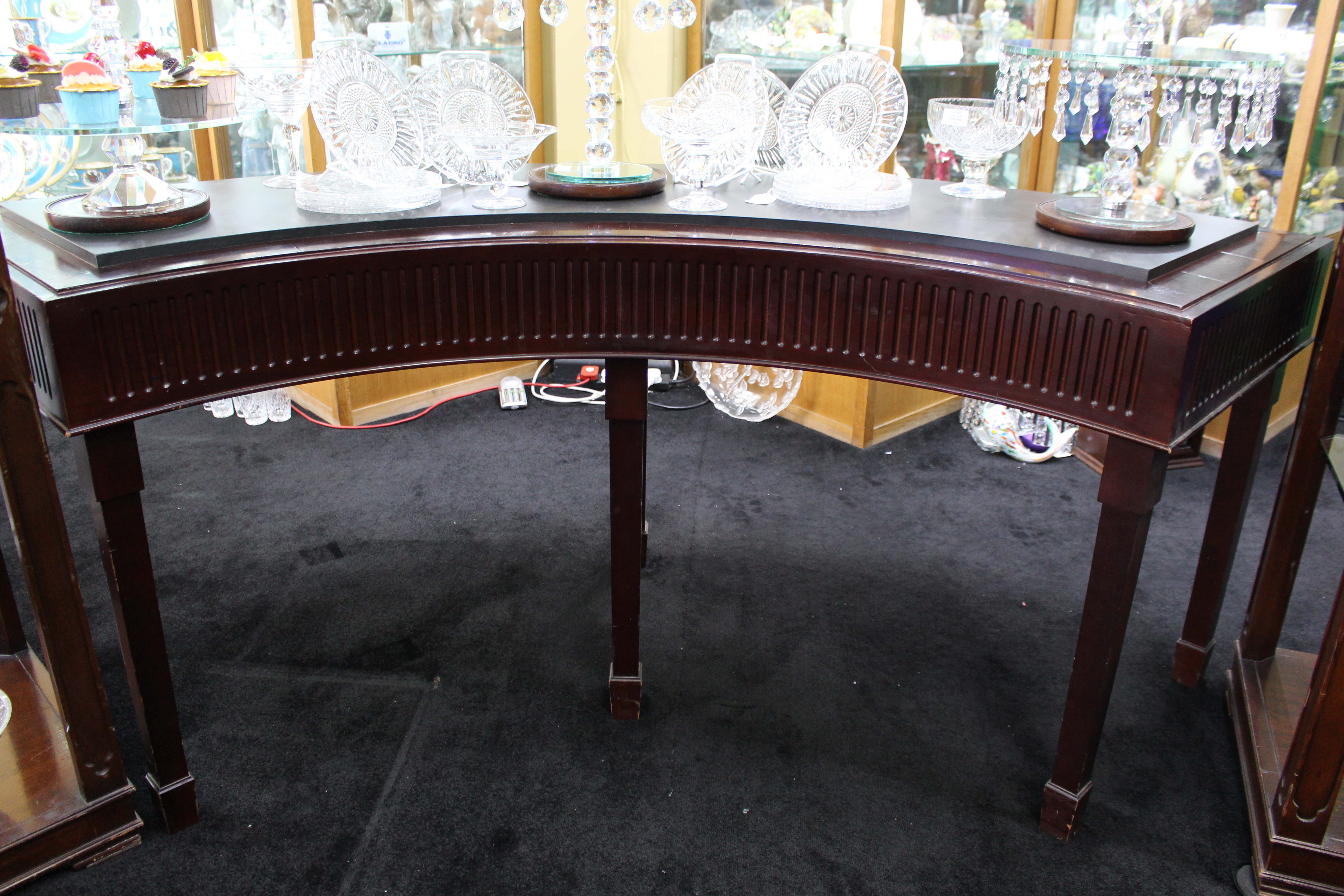 Large and Heavy Mahogany Console Table with Reeded Frieze and Fixed Marble Top – c.20th Century