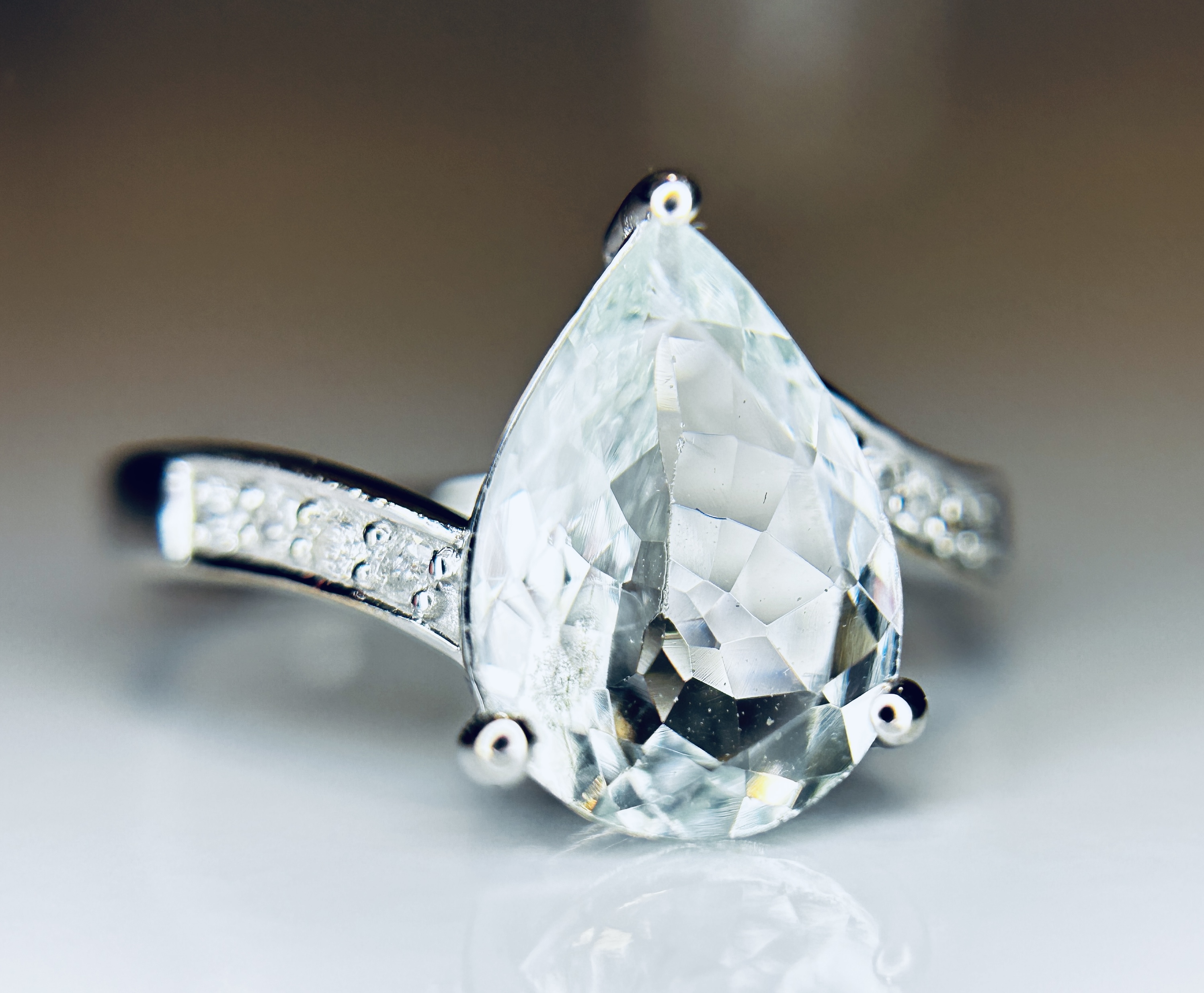 Beautiful 2.60 CT Natural Aquamarine Ring With Natural Diamonds & 18k White Gold