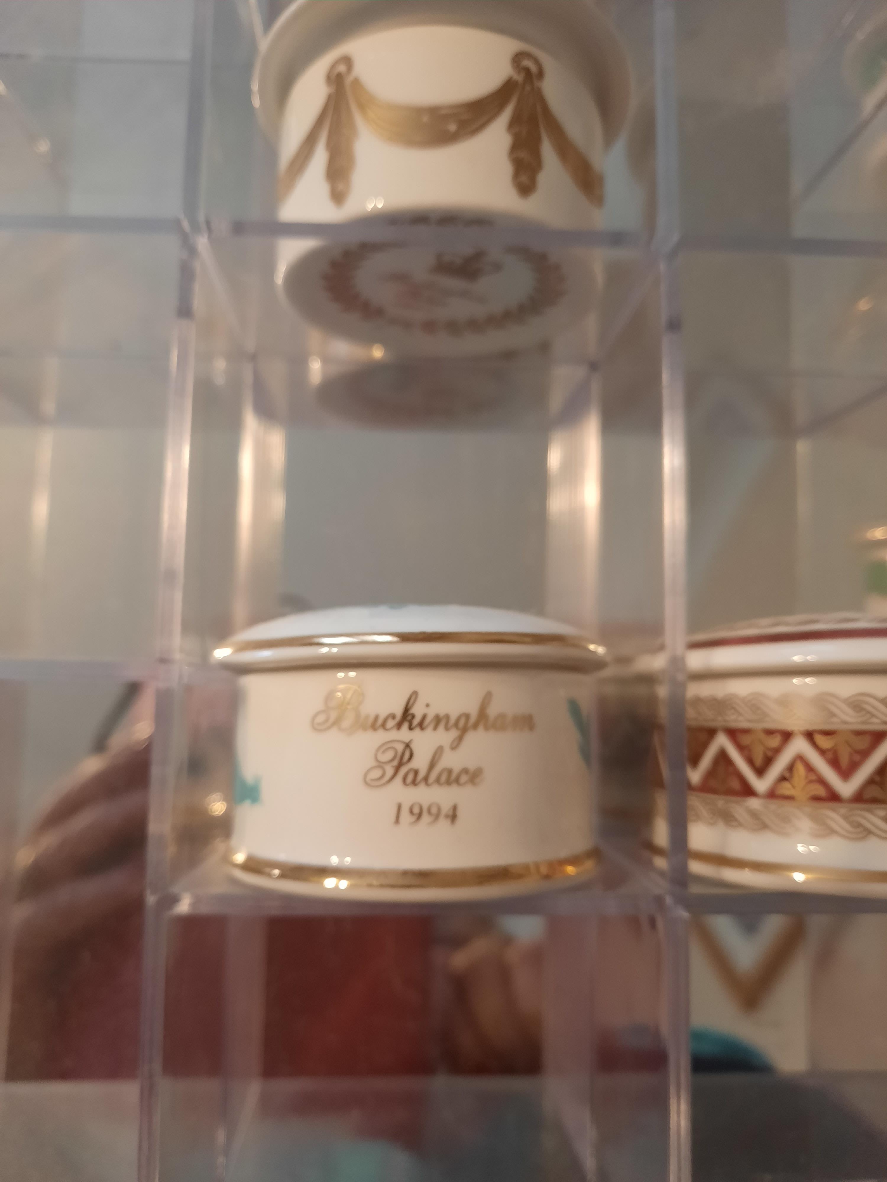 Collectible Buckingham Palace Pill/Trinket Box