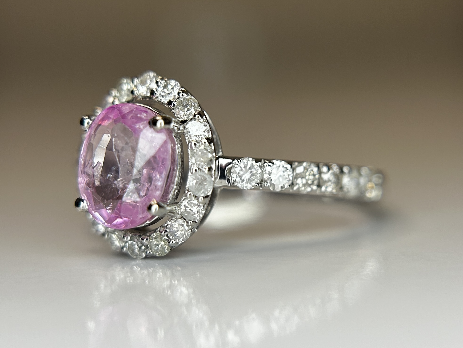 Beautiful Natural Ceylon 1.15ct Pink Sapphire With Diamonds & 18k Gold