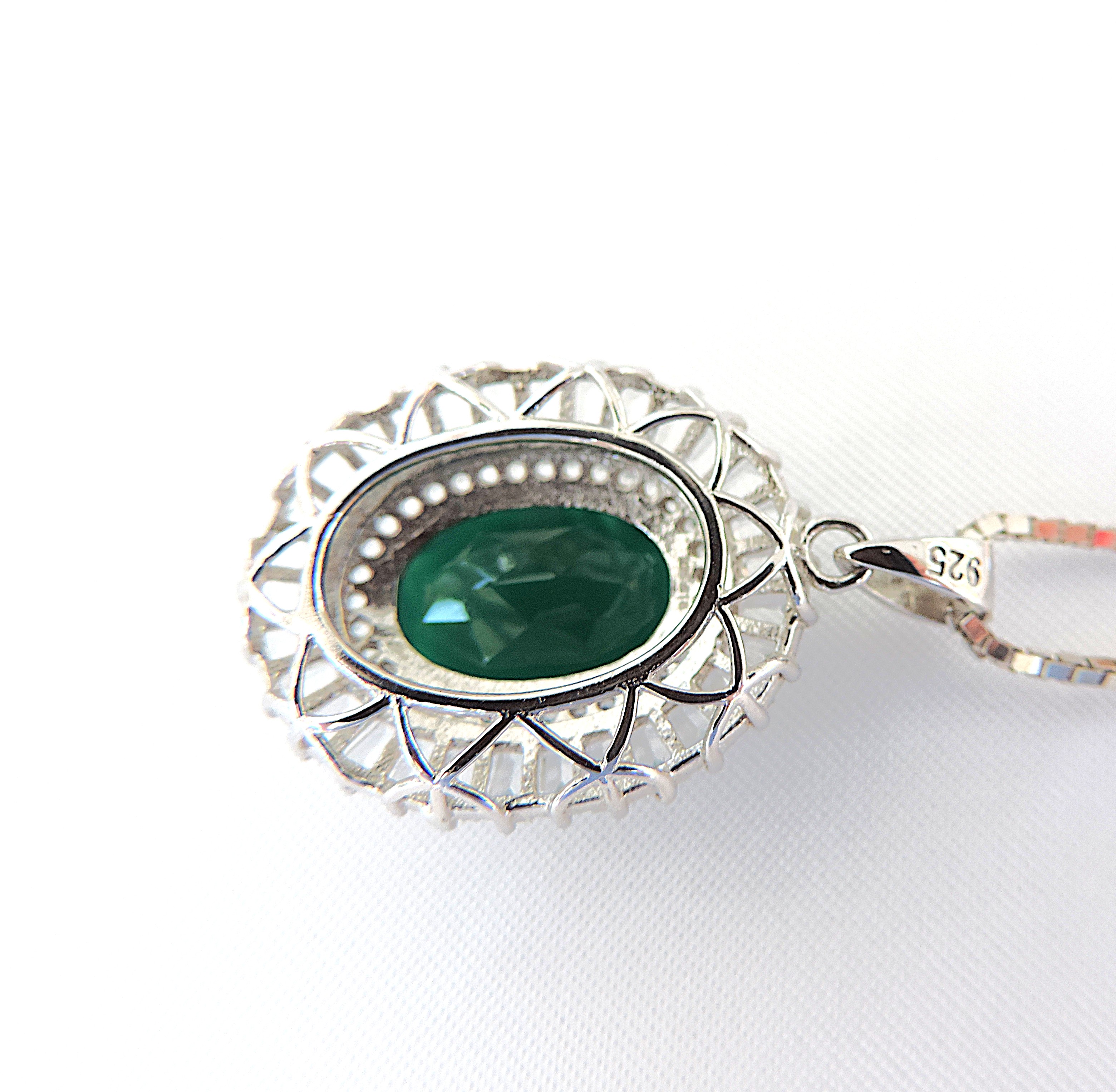 925 Silver 6 Carat Chrysoprase & White Topaz Gemstone Pendant 'New with Gift Box'