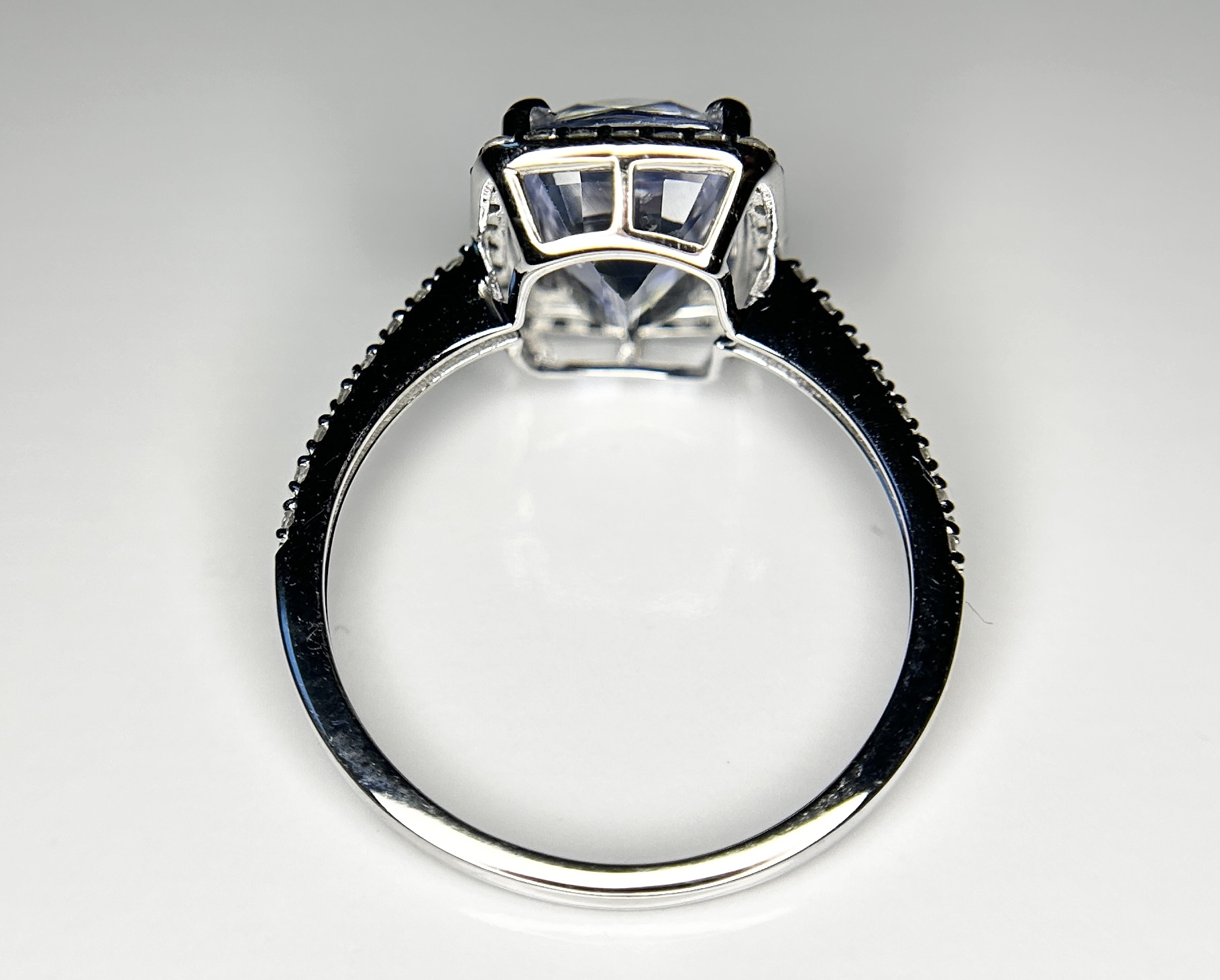 Beautiful 4.95ct Unheated Ceylon Blue Sapphire With Natural Diamonds & 18k Gold