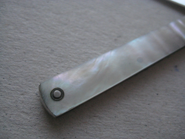 George III Mother of Pearl Hafted Silver Scimitar Bladed Folding Fruit Knife, c1784