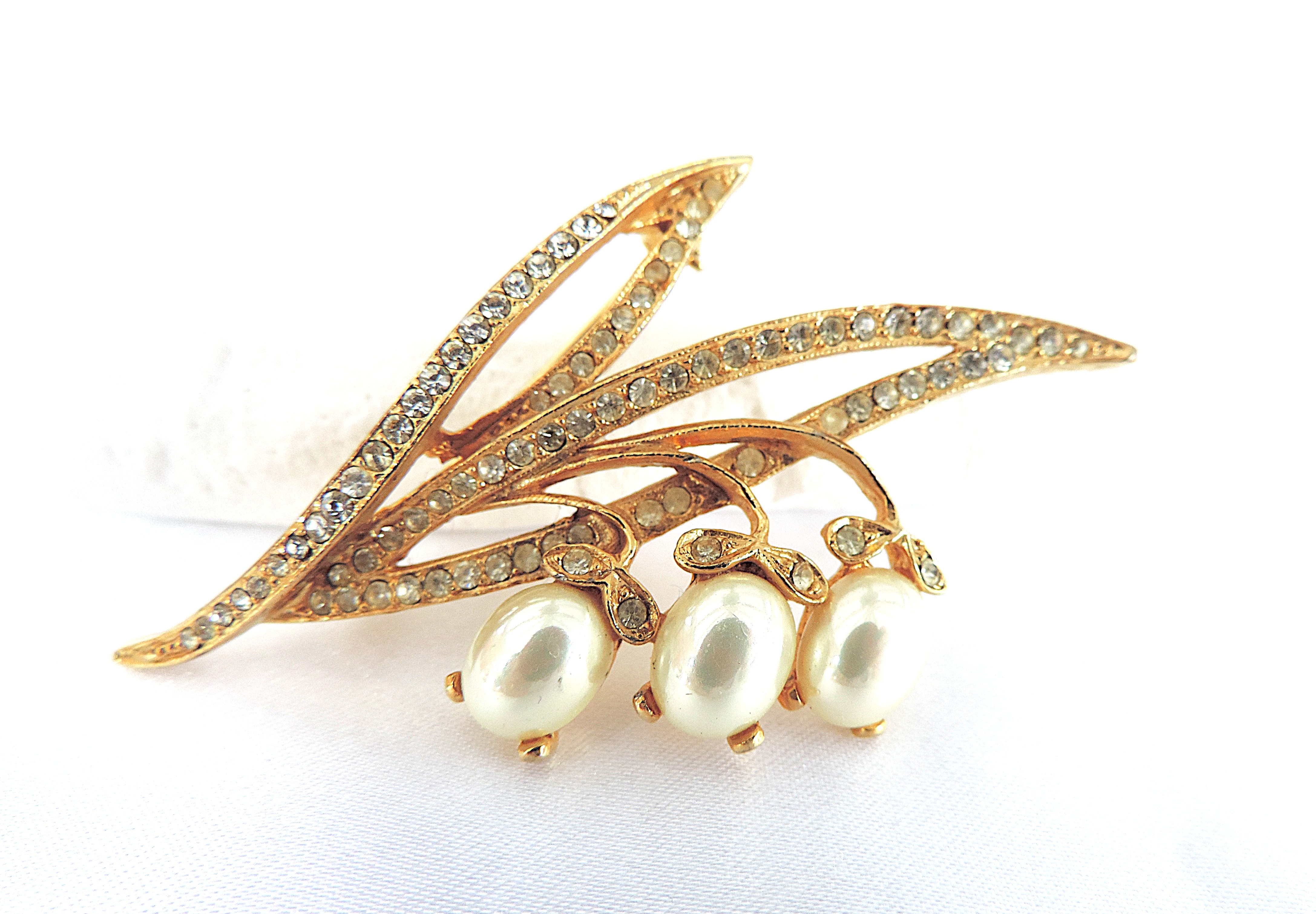 Vintage Crystal & Faux Pearl Brooch